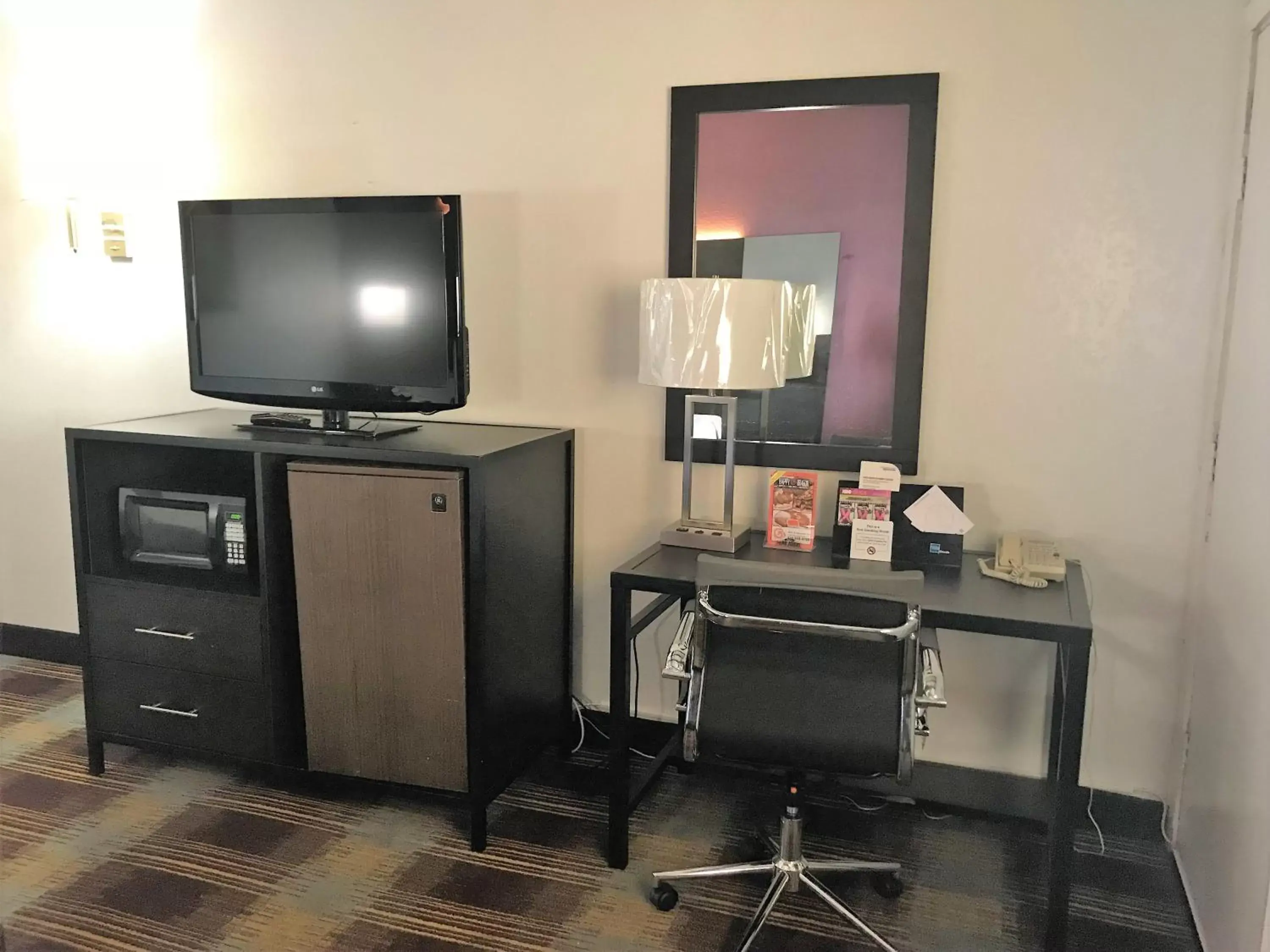 TV and multimedia, TV/Entertainment Center in Travelodge by Wyndham New Braunfels