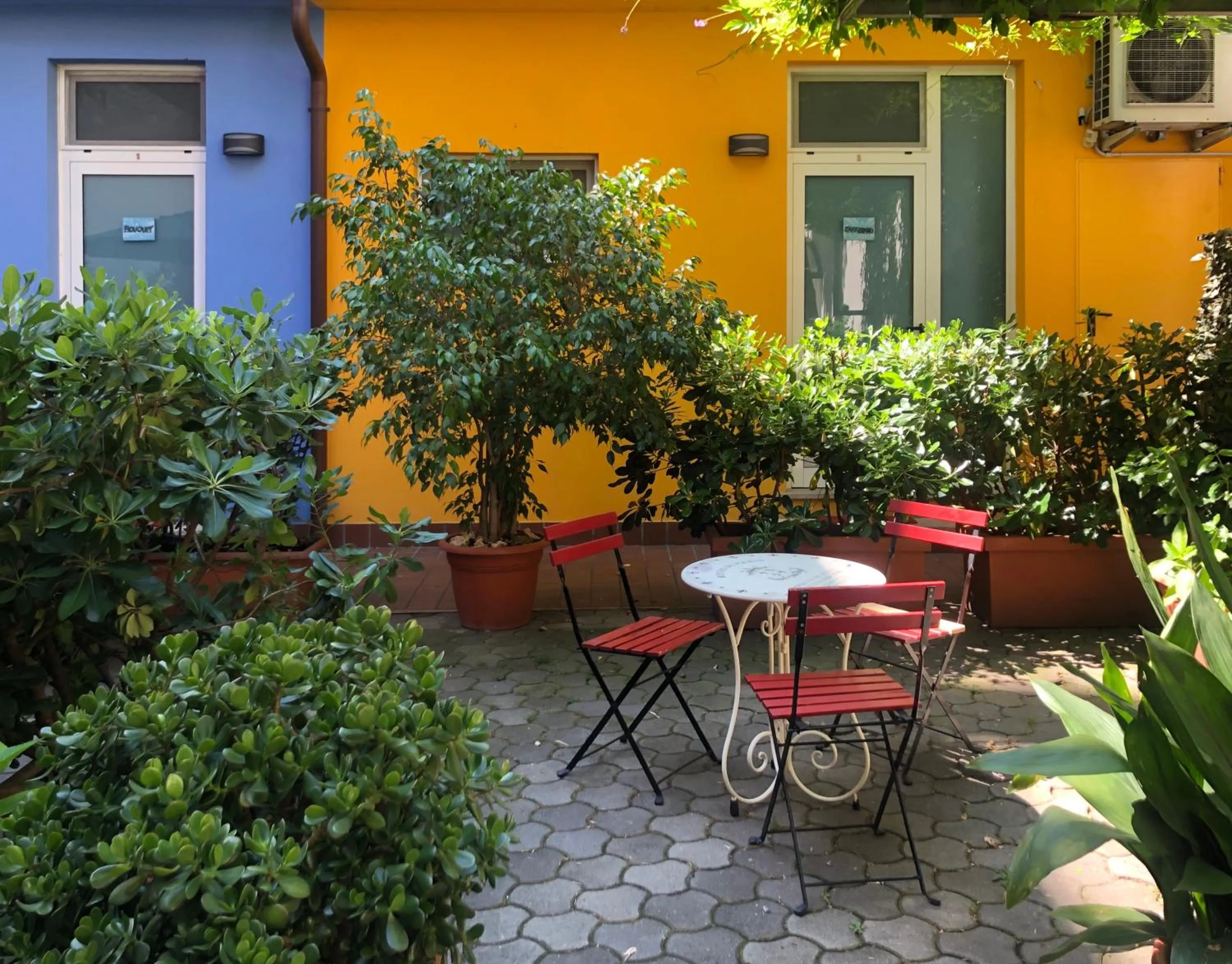 Garden in Il Girasole High Quality Inn