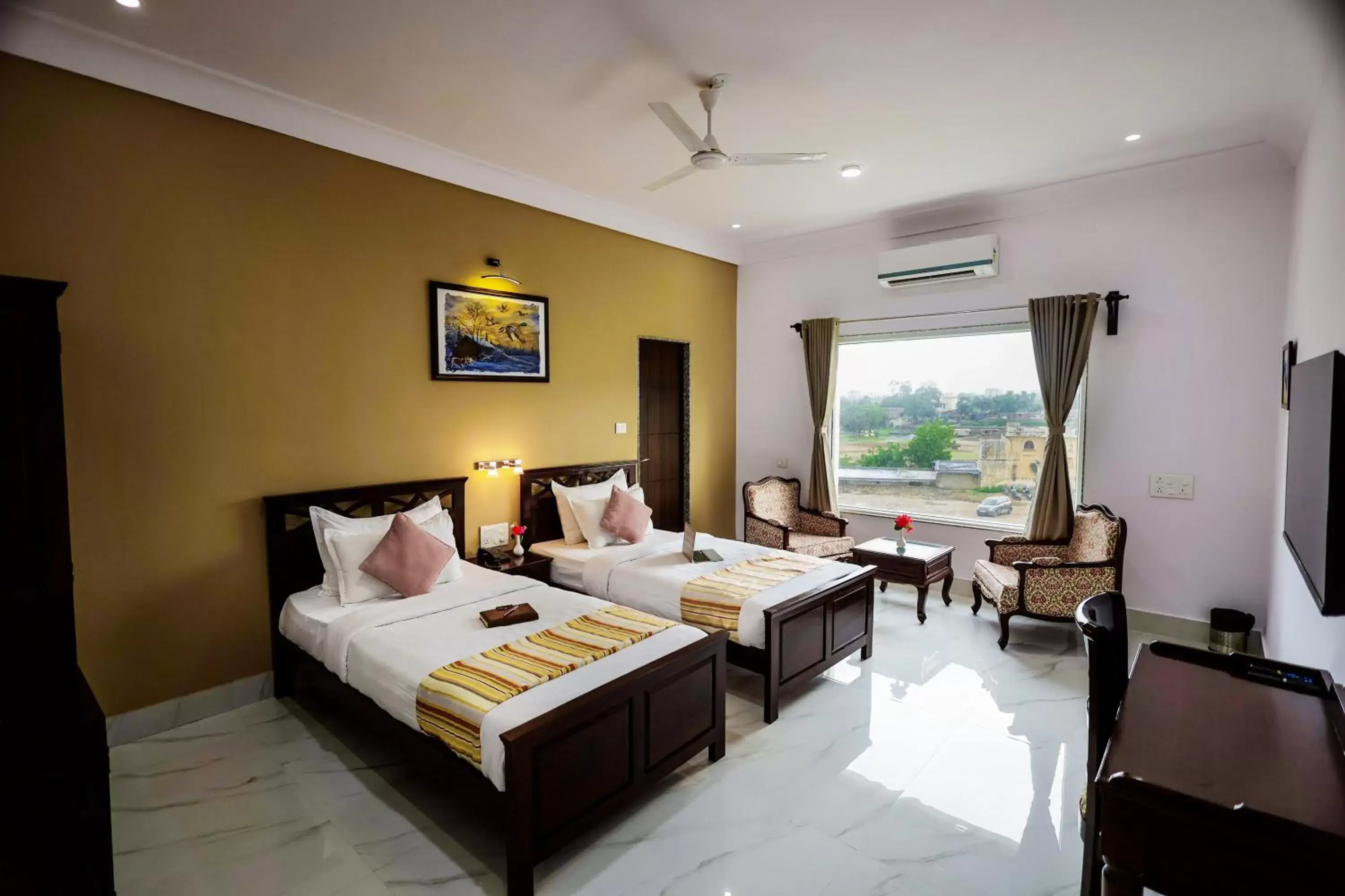 Deluxe Twin Room: Complimentary Pick up from Railway Station, Welcome Drink, F&B Discount 10% in Revaas Lake View Boutique Hotel Deluxe Twin Room: Complimentary Pick up from Railway Station, Welcome Drink, F&B Discount 10% in Revaas Lake View Boutique Hotel