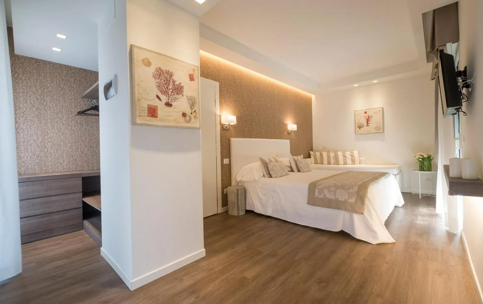 Bed in Hotel Mon Cheri