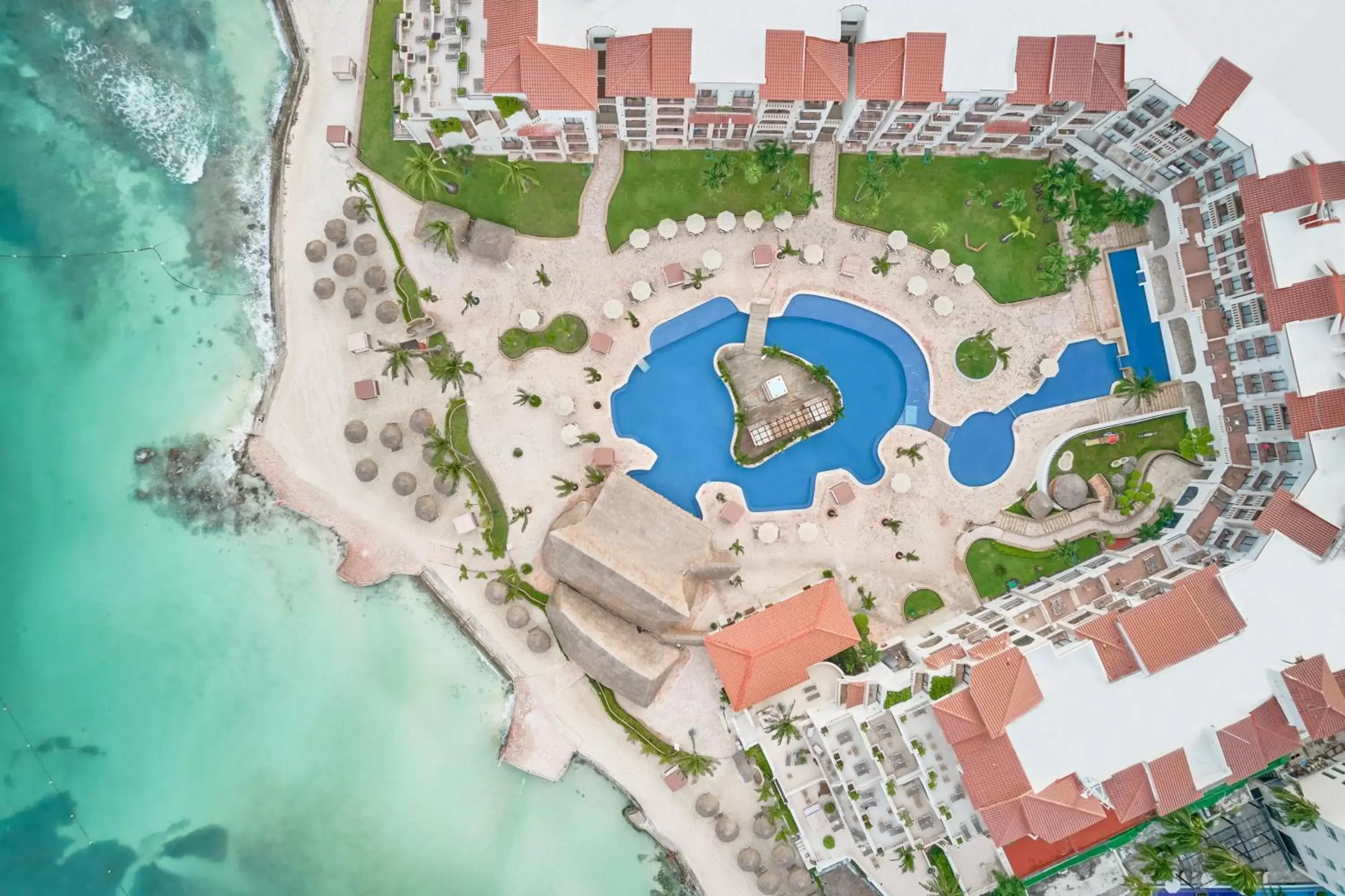 Property building, Bird's-eye View in Fiesta Americana Cancun Villas
