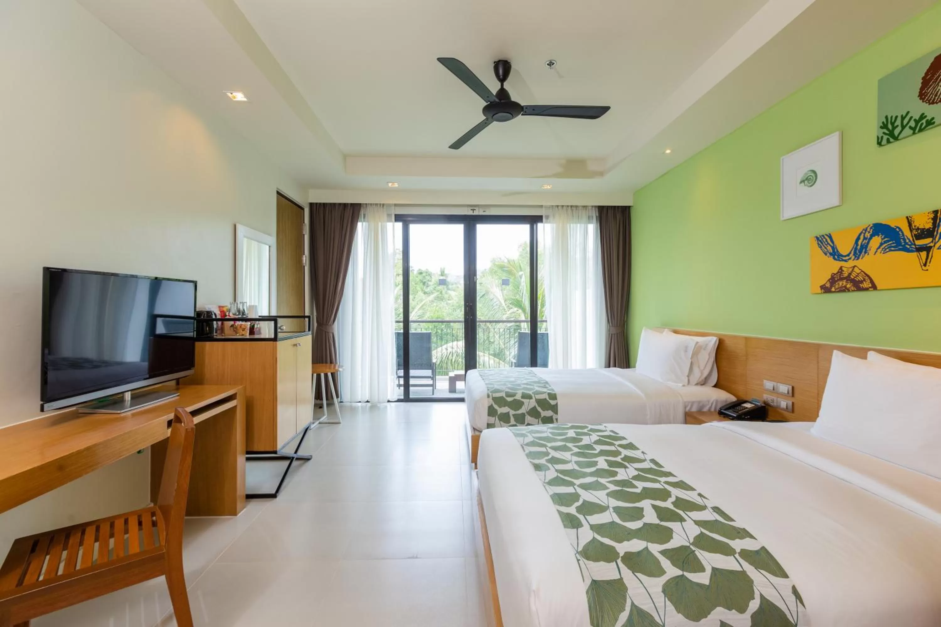 Photo of the whole room, Bed in Holiday Ao Nang Beach Resort, Krabi