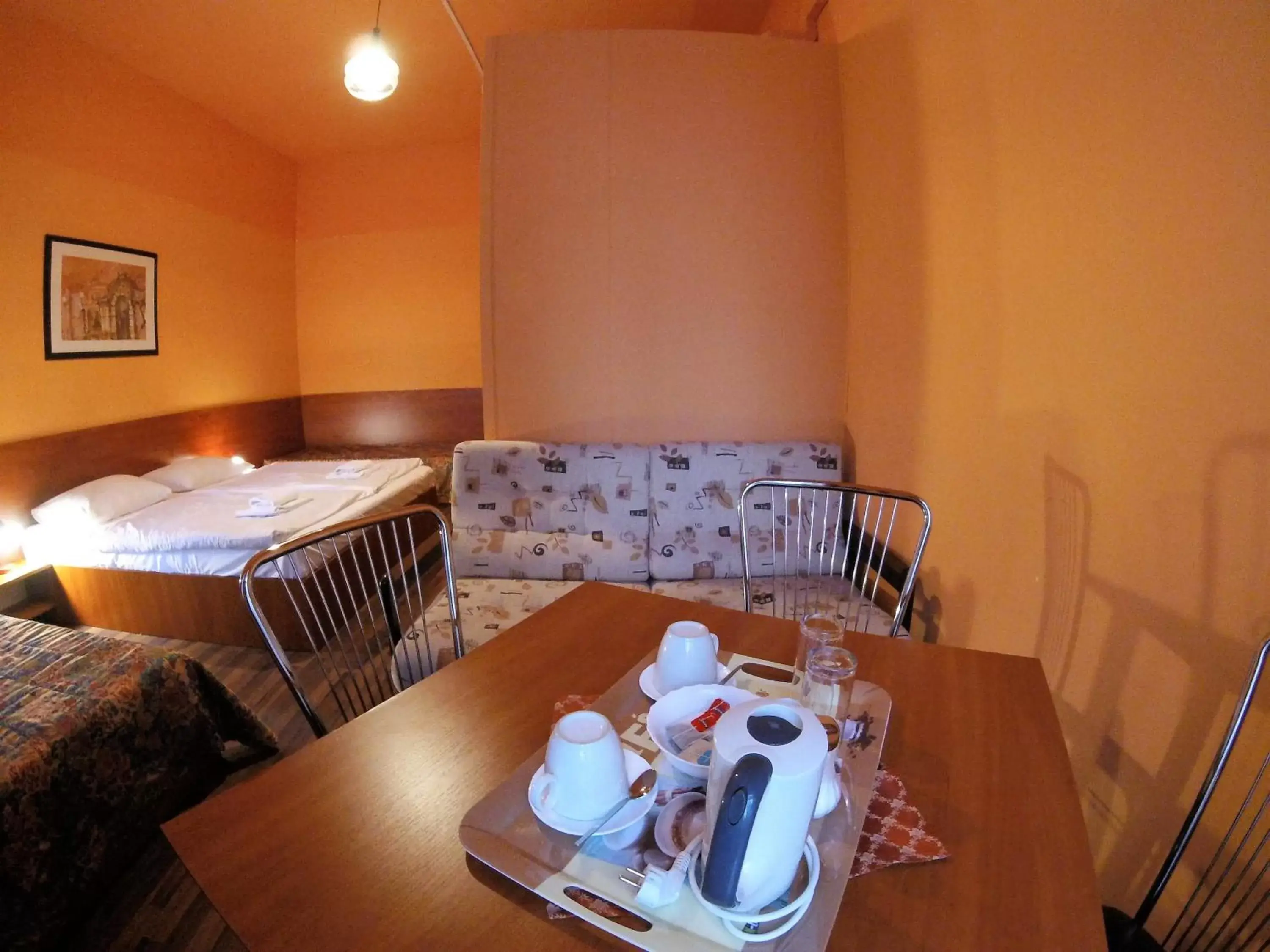 Coffee/tea facilities, Restaurant/Places to Eat in Pension Madara