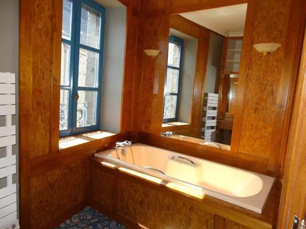 Bathroom in L'Ancien Hôtel