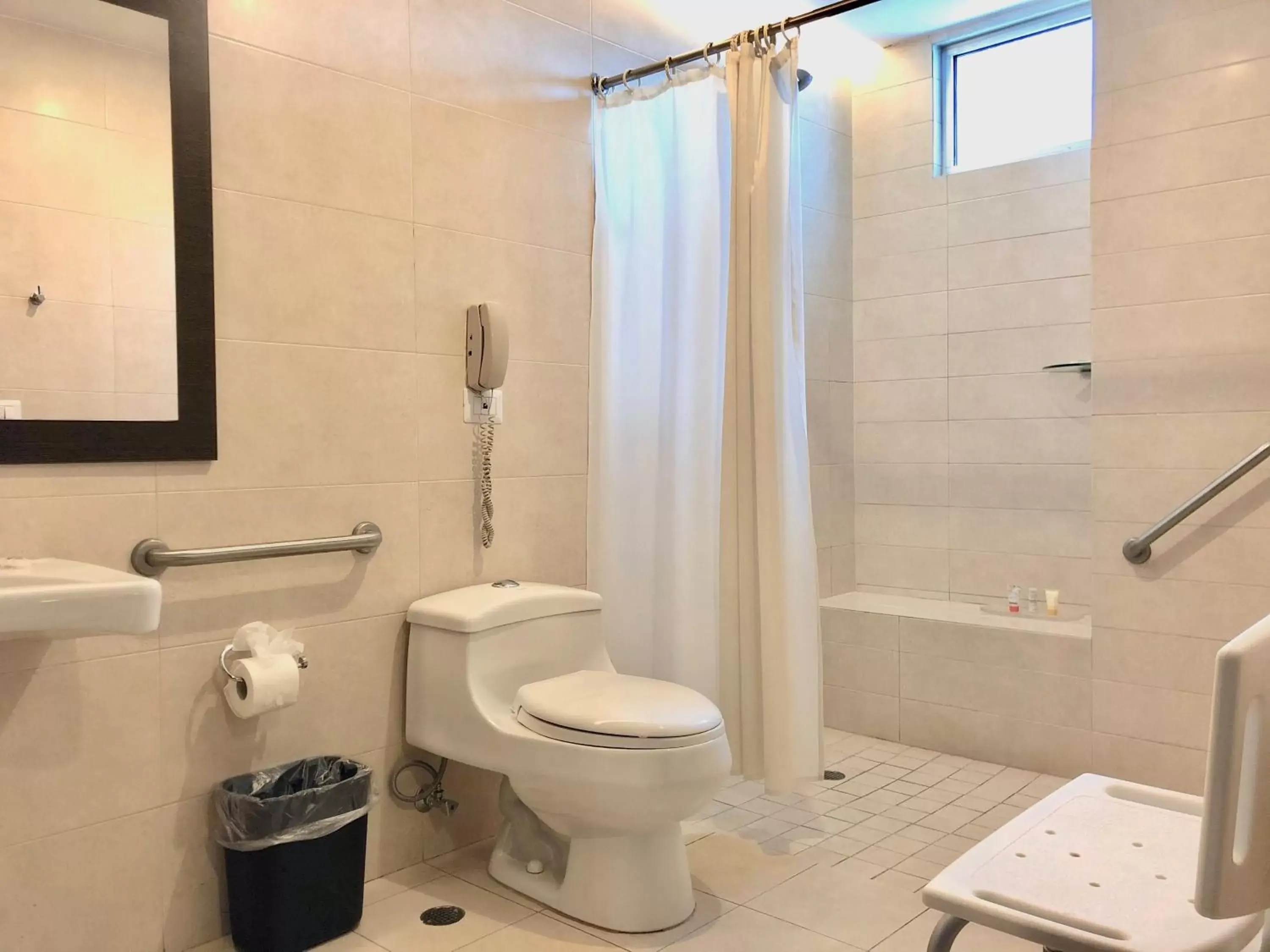 Bathroom in Tryp by Wyndham Panama Centro Bathroom in Tryp by Wyndham Panama Centro