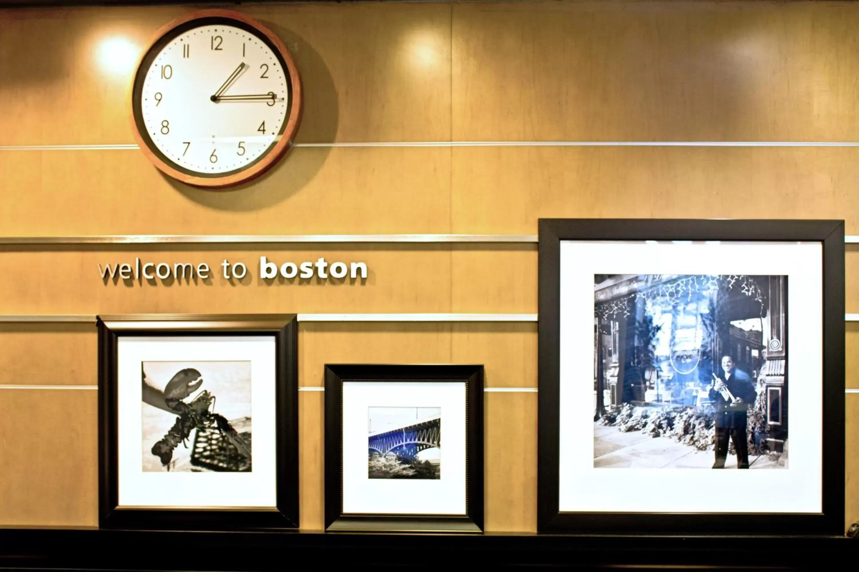 Lobby or reception in Hampton Inn & Suites Boston Crosstown Center Lobby or reception in Hampton Inn & Suites Boston Crosstown Center