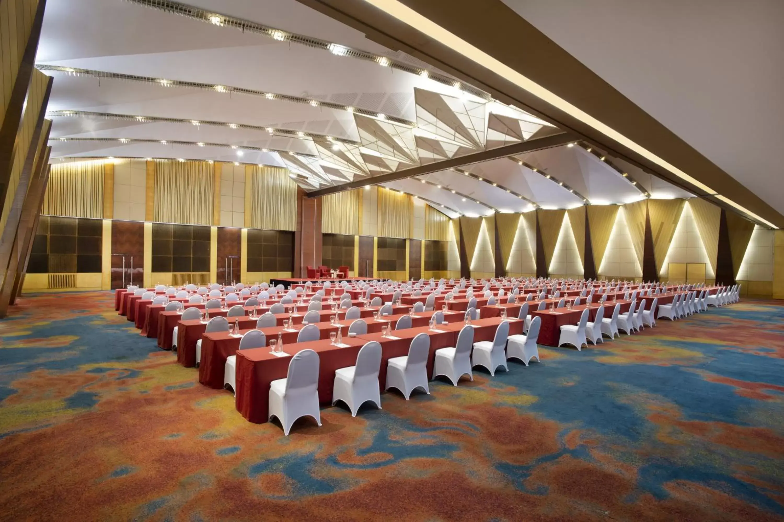 Meeting/conference room, Banquet Facilities in Hotel Ciputra Jakarta managed by Swiss-Belhotel International