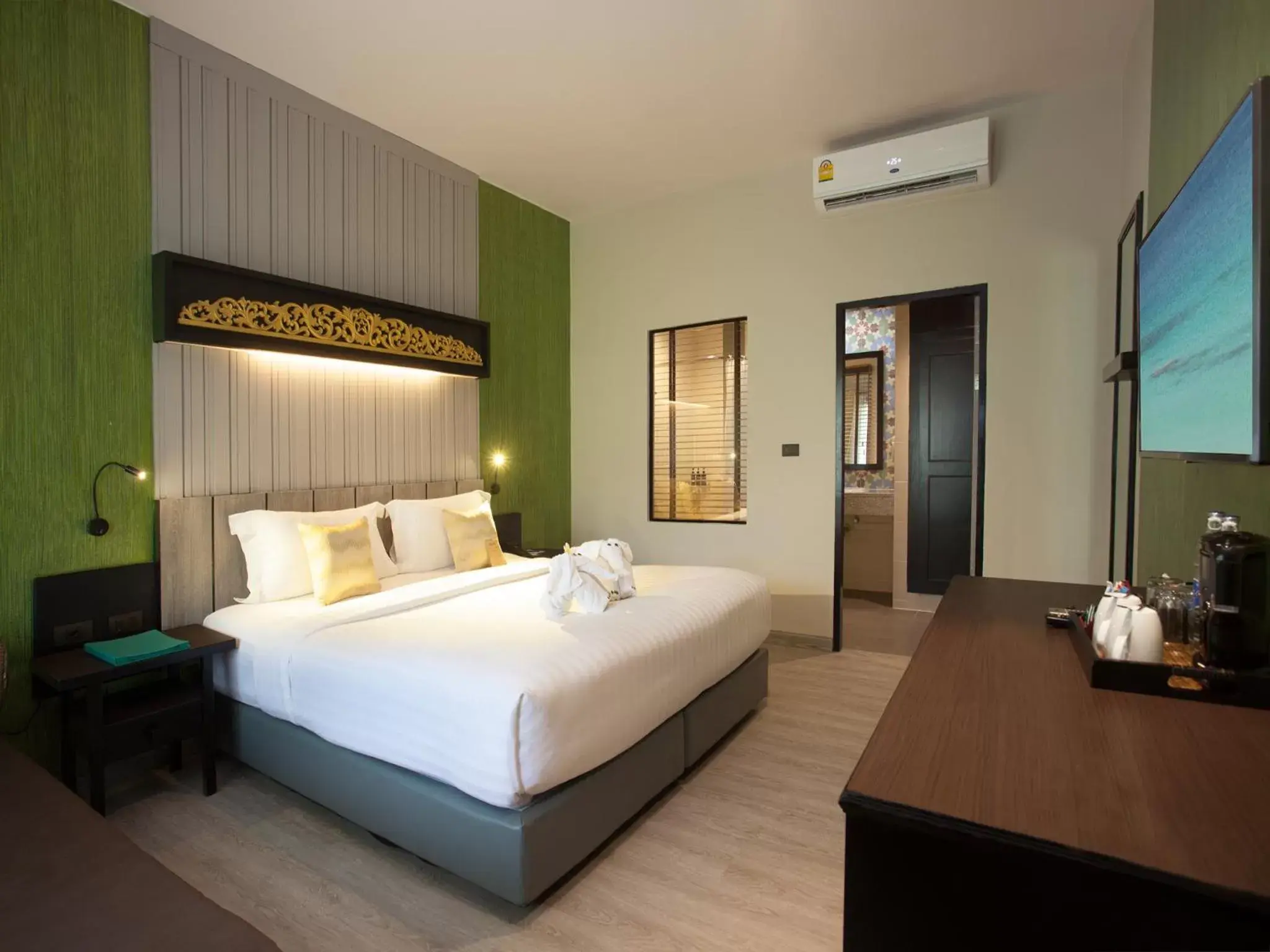 Shower, Bed in Deevana Patong Resort & Spa - SHA Extra Plus