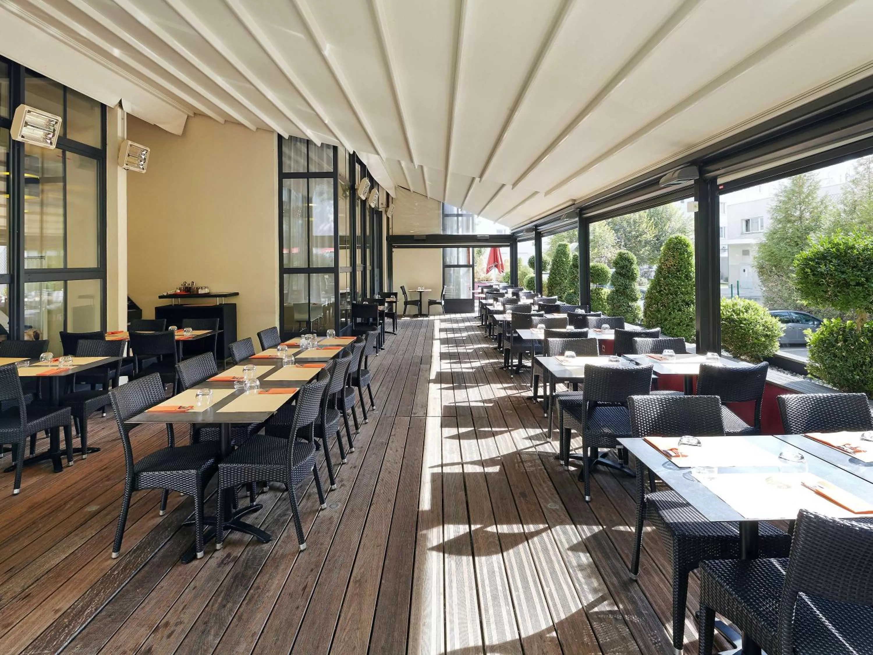 Restaurant/places to eat in ibis Marne La Vallee Champs-sur-Marne