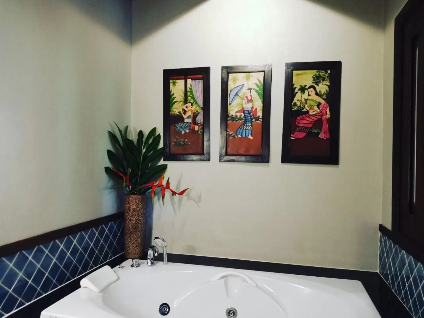 Hot Tub in Amata Lanna Village อมตะล้านนาวิลเลจ