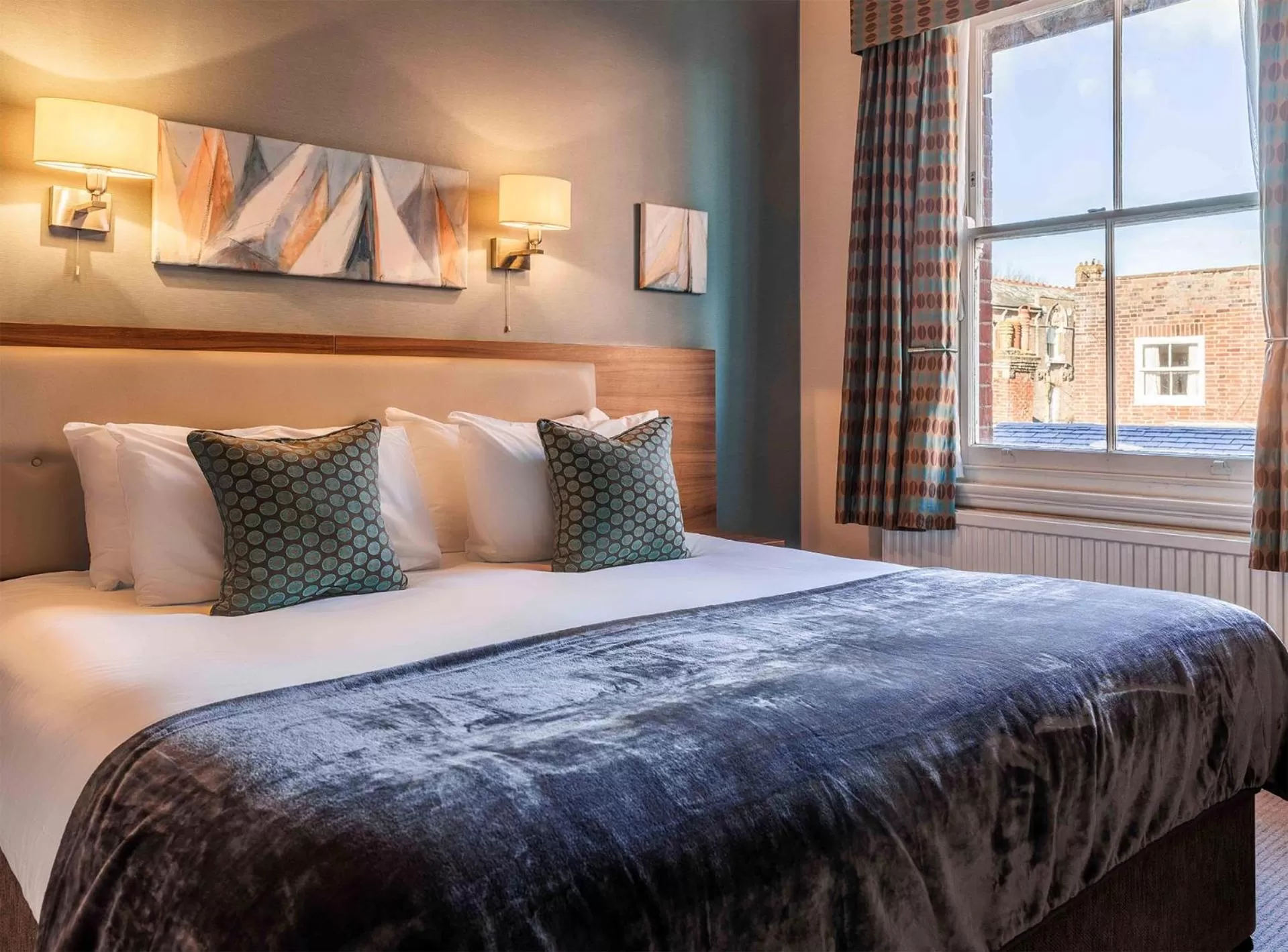 Bed in The White Lion Hotel