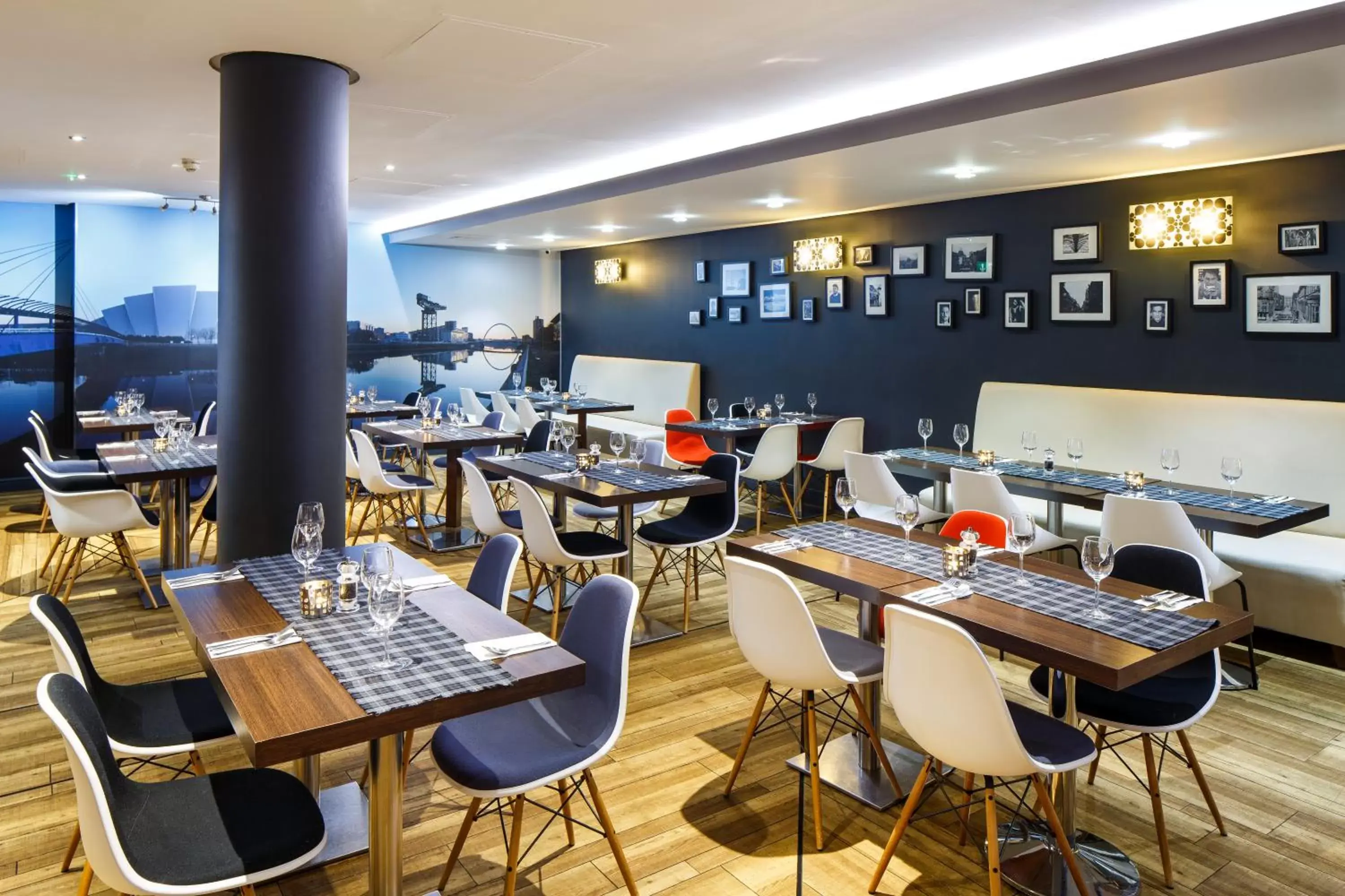 Activities, Restaurant/Places to Eat in ibis Glasgow City Centre – Sauchiehall St
