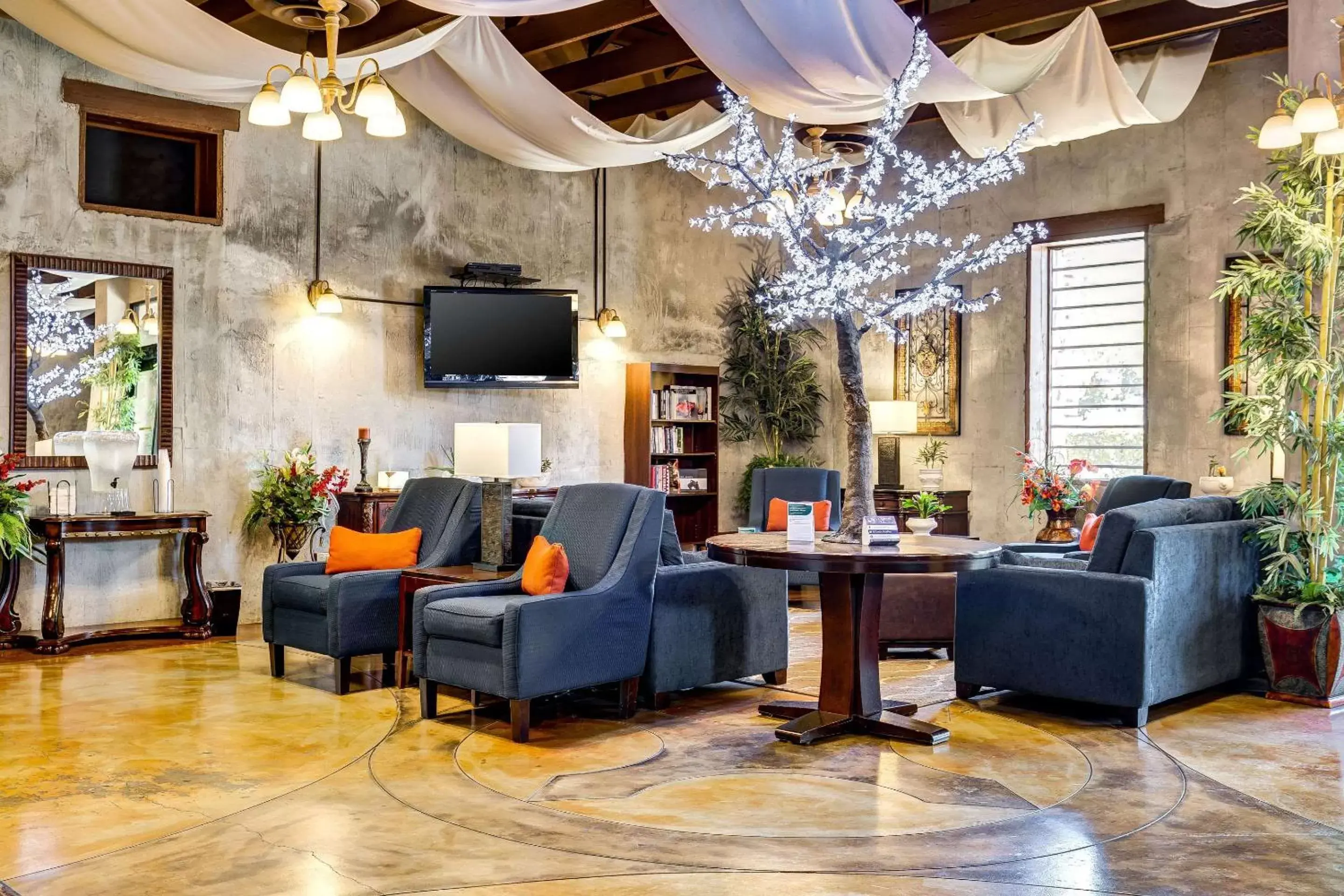 Lobby or reception, Seating Area in Comfort Inn Pomona Near FairPlex