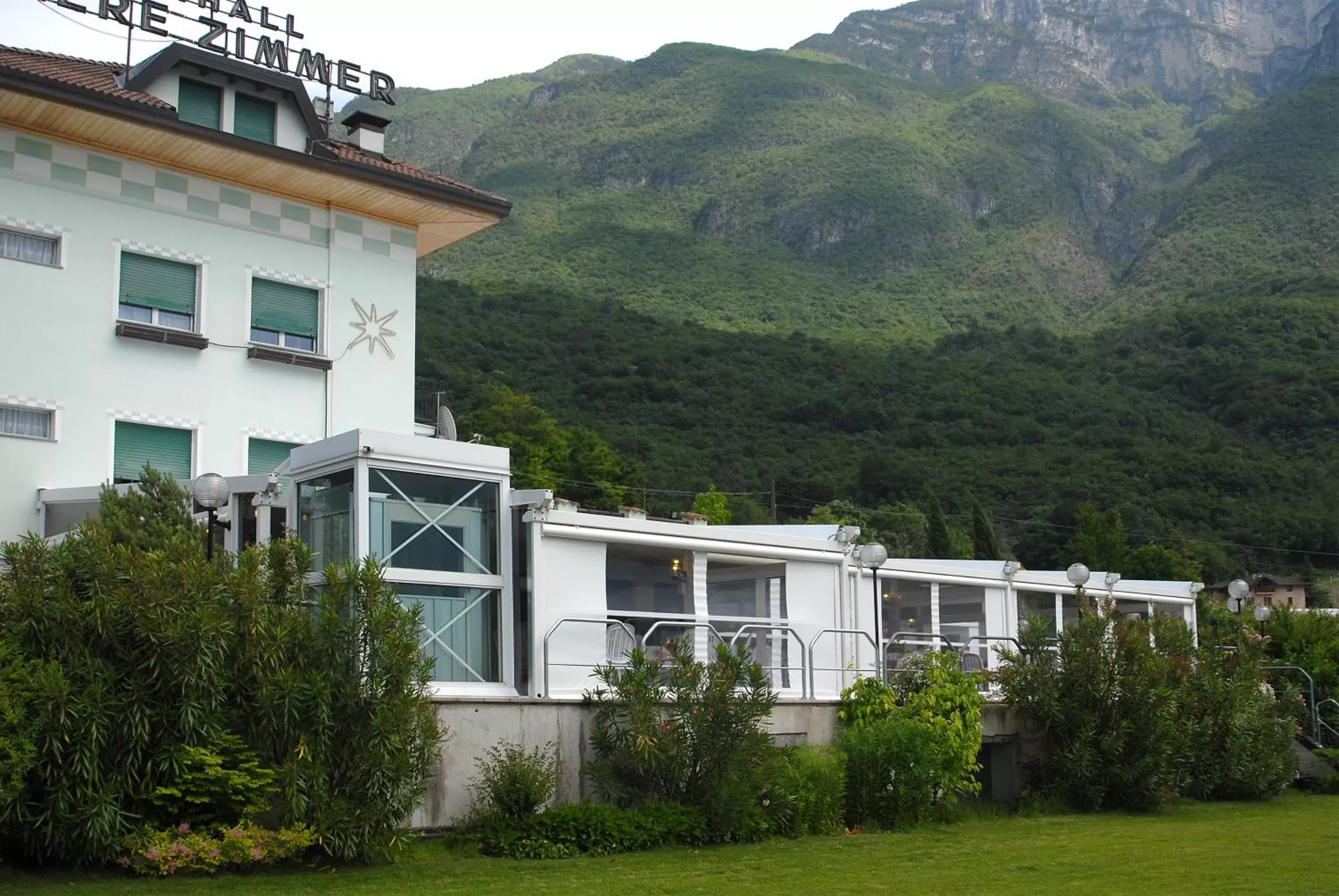 Facade/entrance, Property Building in Hotel Karinhall