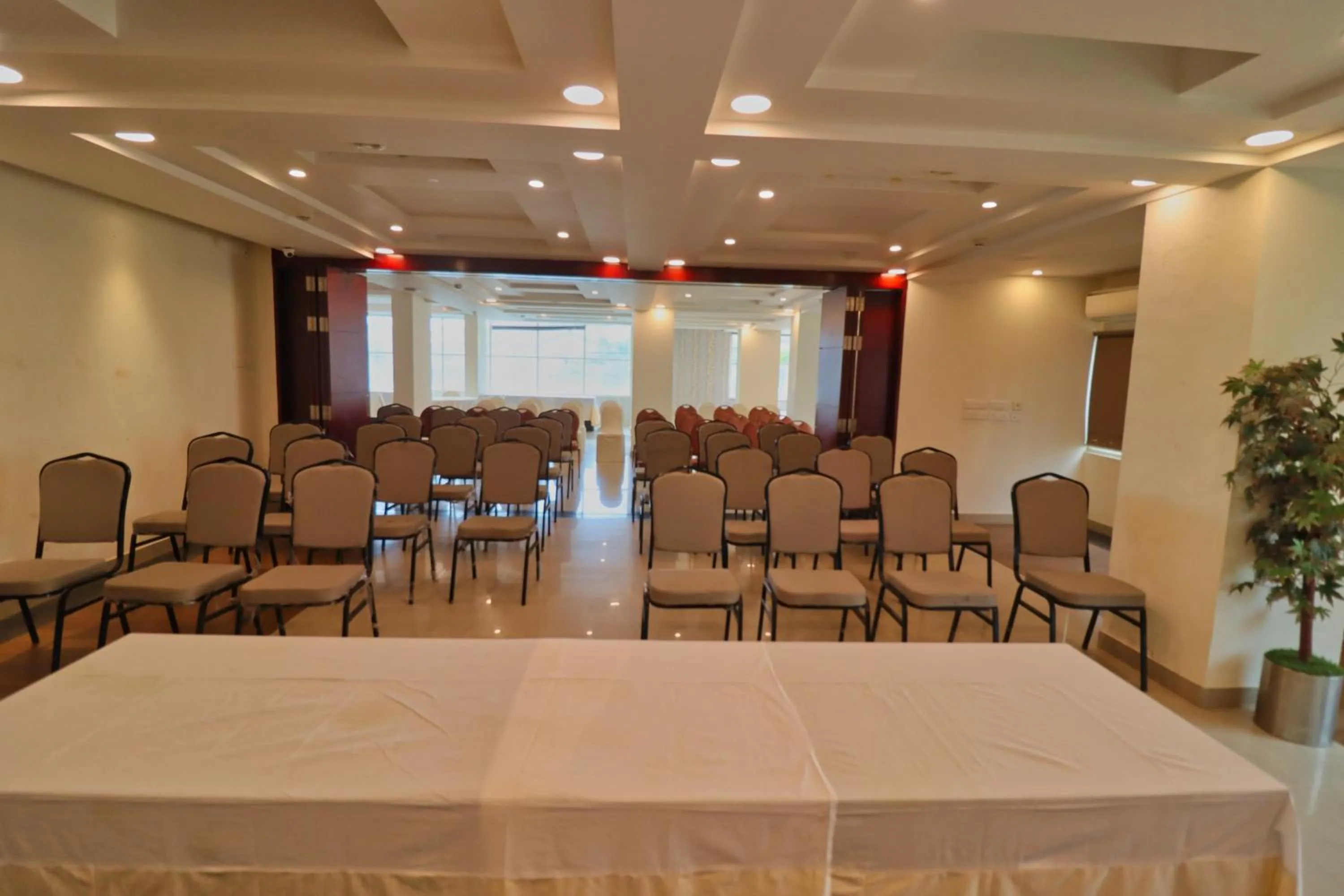 Banquet/Function facilities in Hotel Clarks Inn Jaipur, Banipark