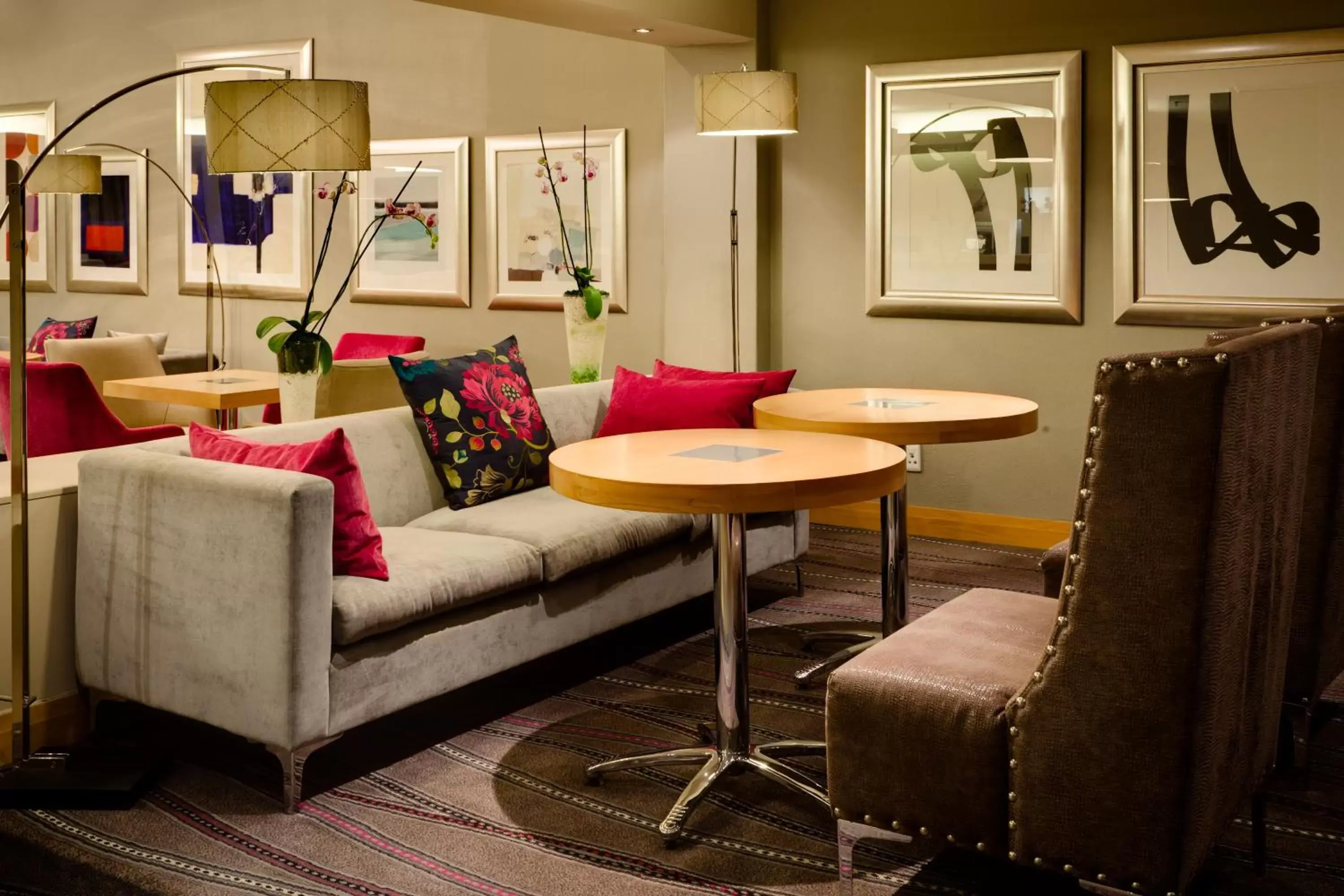 Lounge or bar, Seating Area in ANEW Hotel Roodepoort Johannesburg