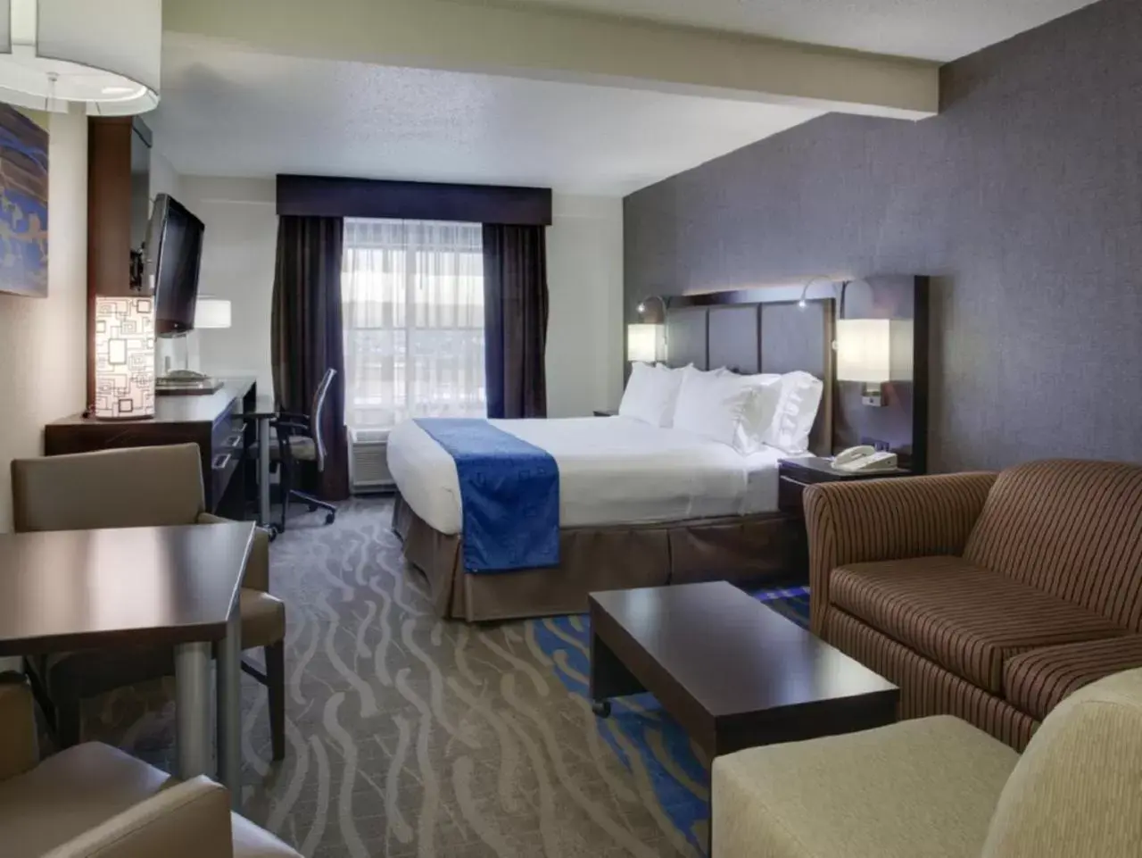 Photo of the whole room in Holiday Inn Express Hotel & Suites Meadowlands Area, an IHG Hotel