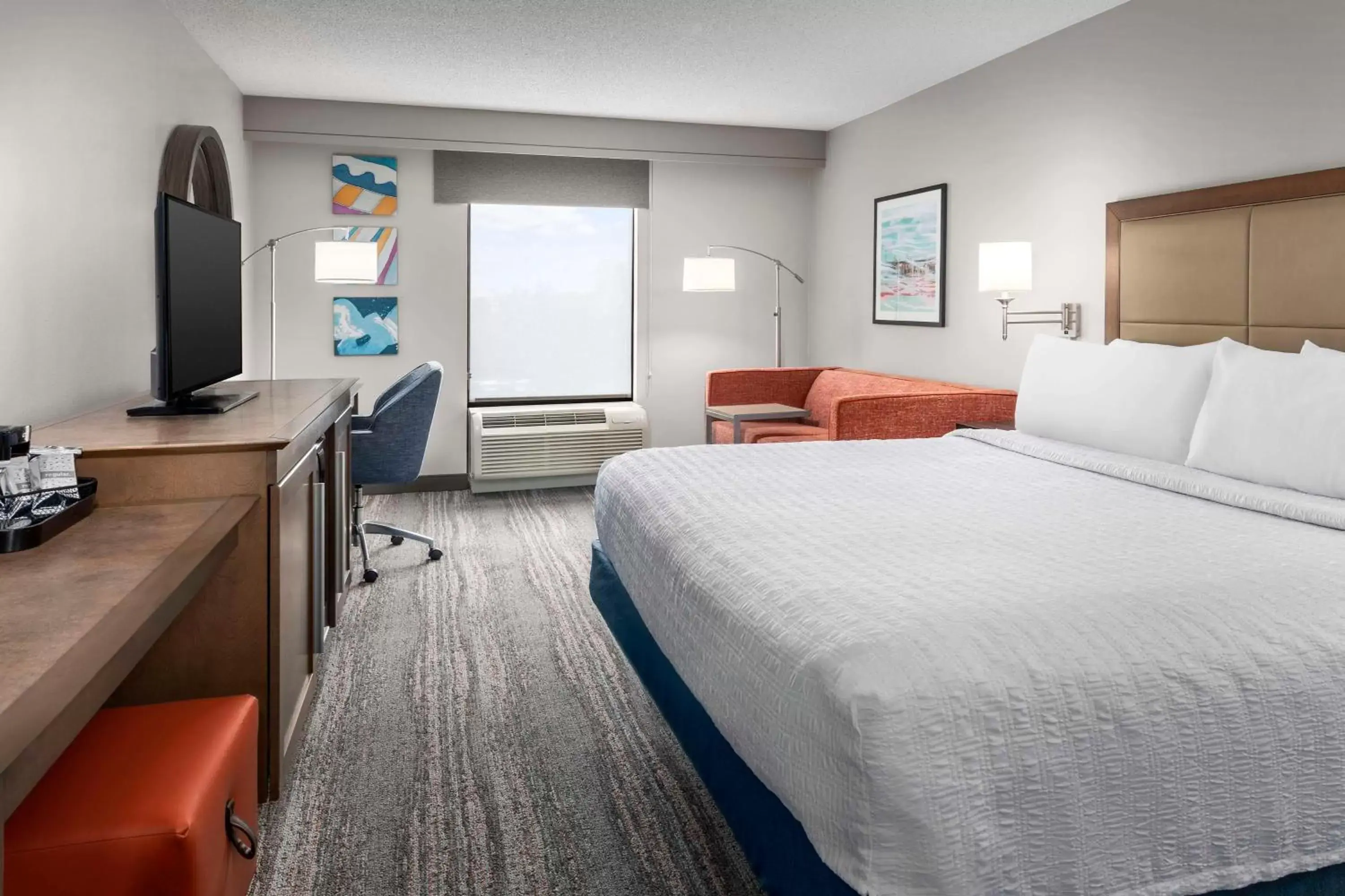 Living room, Bed in Hampton Inn & Suites at Lake Mary Colonial Townpark