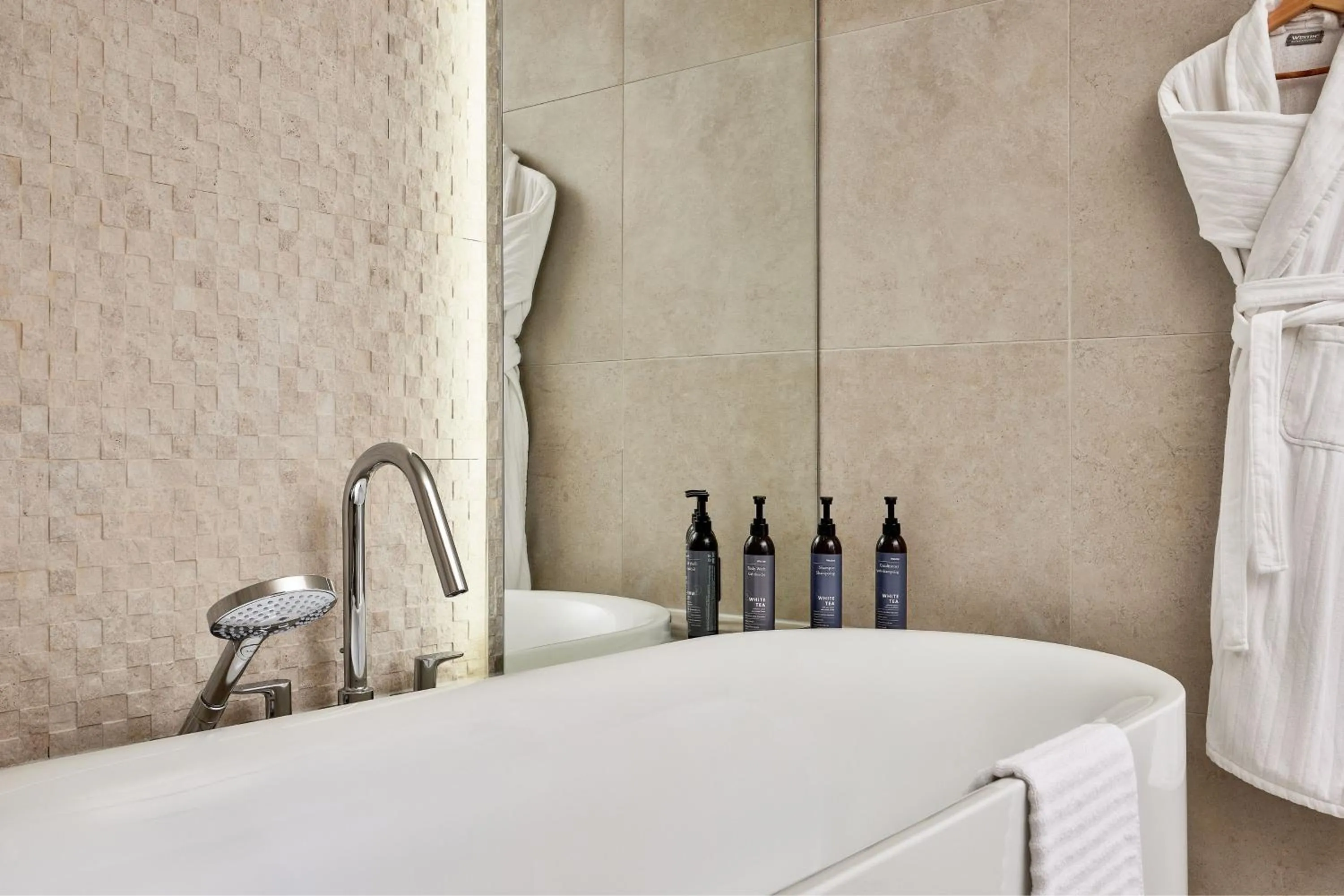 Photo of the whole room in The Westin Grand Frankfurt