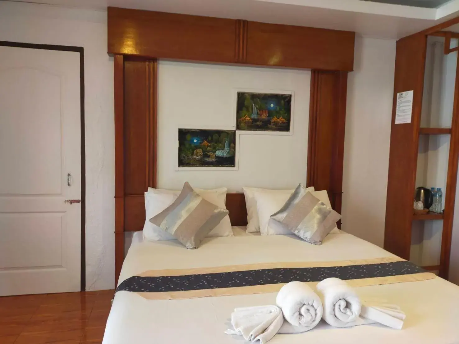 Bedroom, Bed in Lanta Nice Beach Resort - SHA Extra Plus