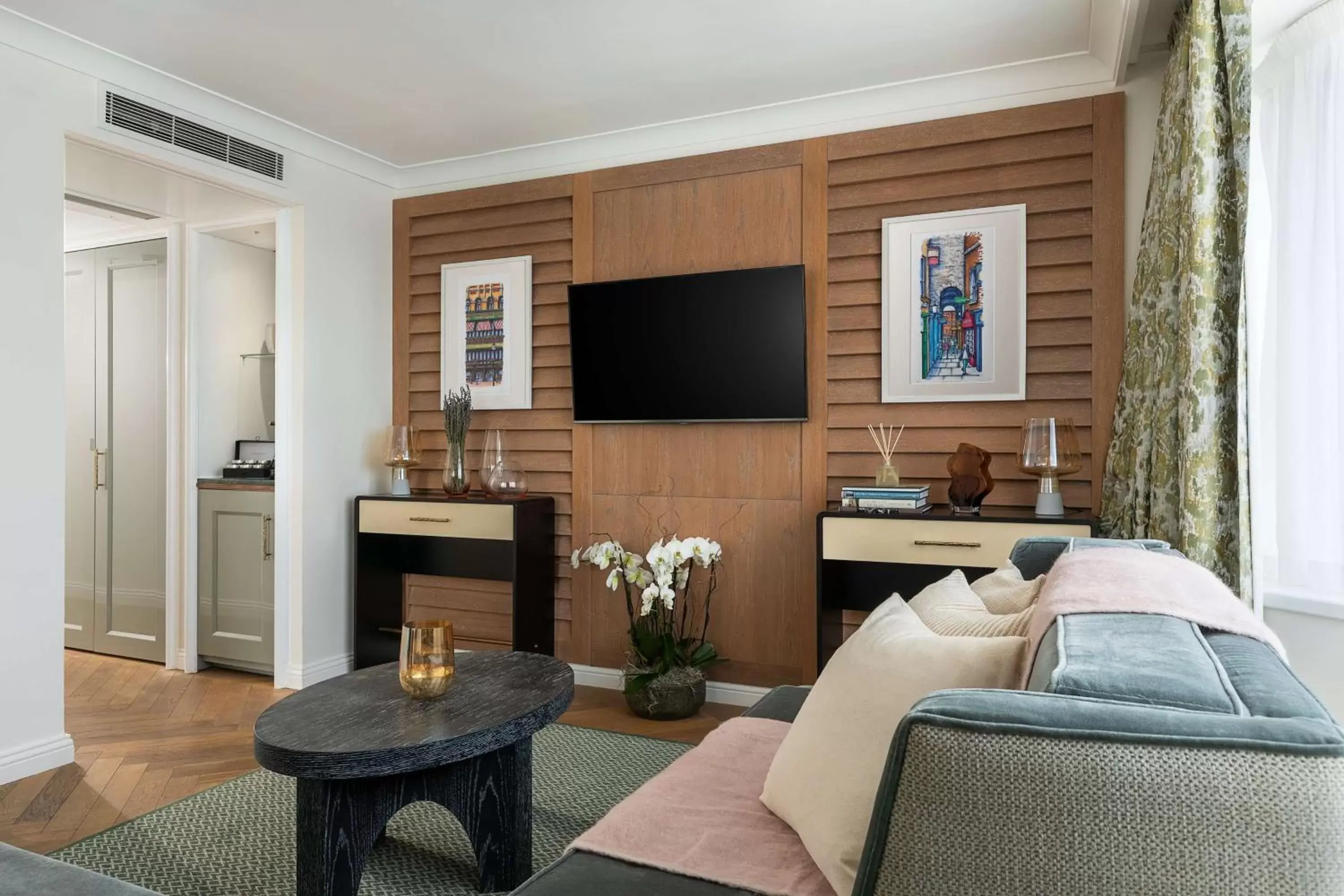 Living room, TV/Entertainment Center in Conrad Dublin