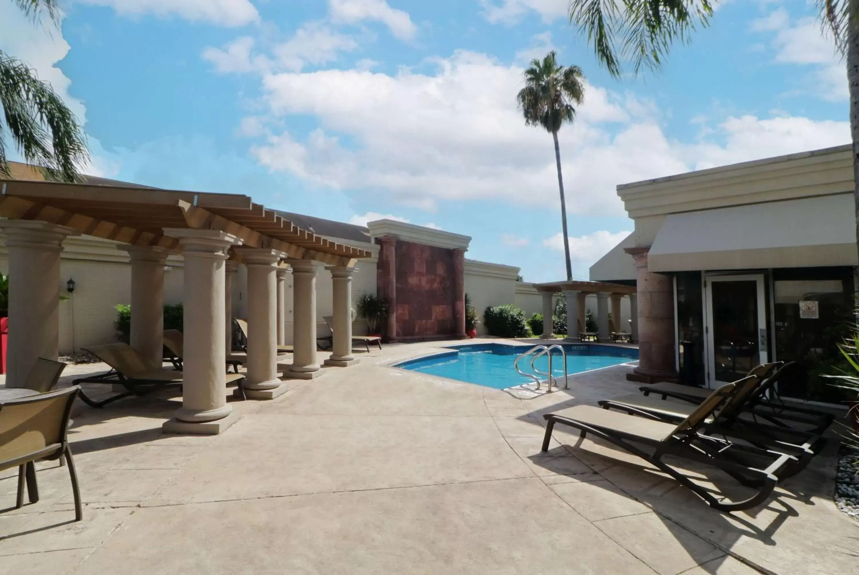 Swimming Pool in Wyndham Garden McAllen at La Plaza Mall