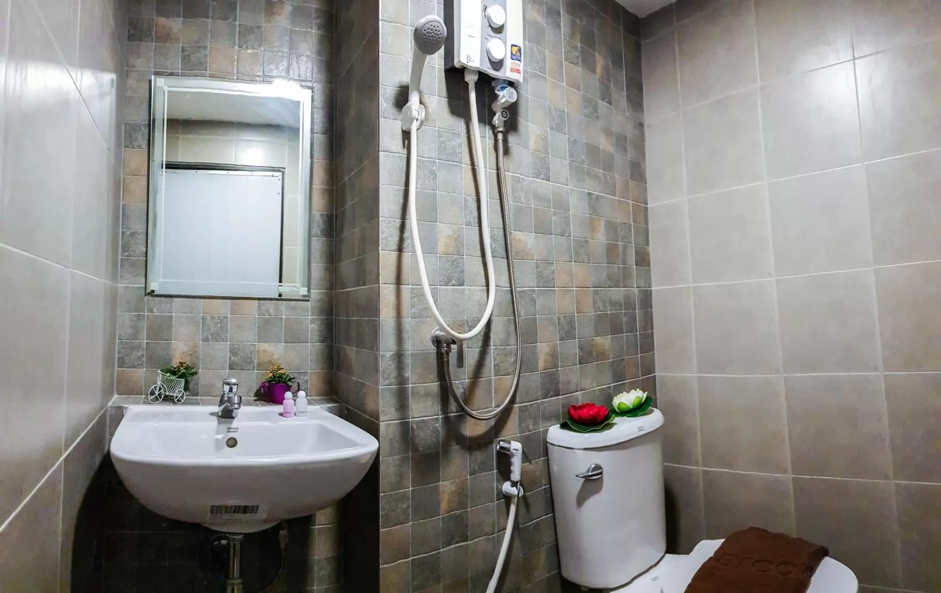 Toilet, Bathroom in Kim Korner Hotel