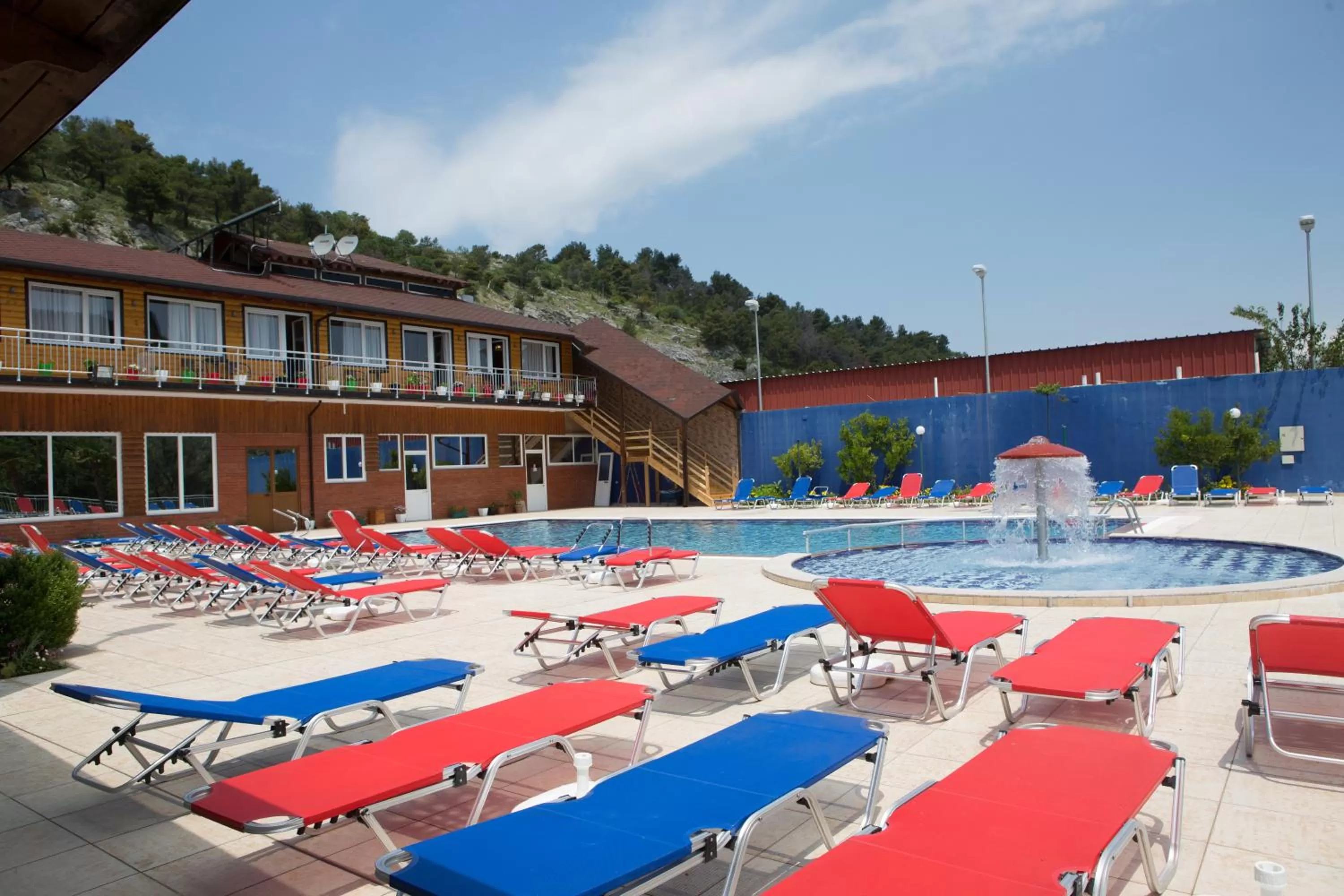 Restaurant/places to eat in Buna Park Hotel