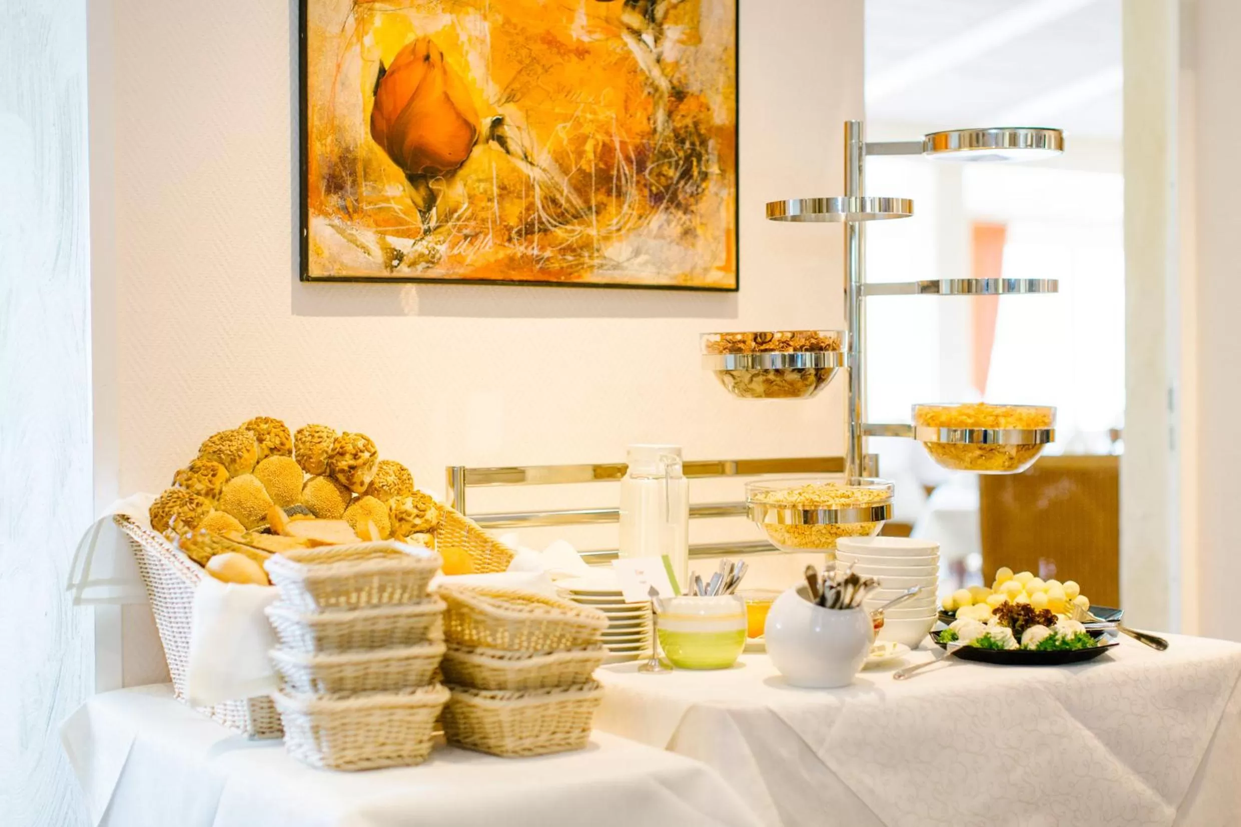 Food and drinks in REGIOHOTEL Berghotel Ilsenburg - #Panoramablick #Wellness #Wallbox #GroßesAbendbuffet