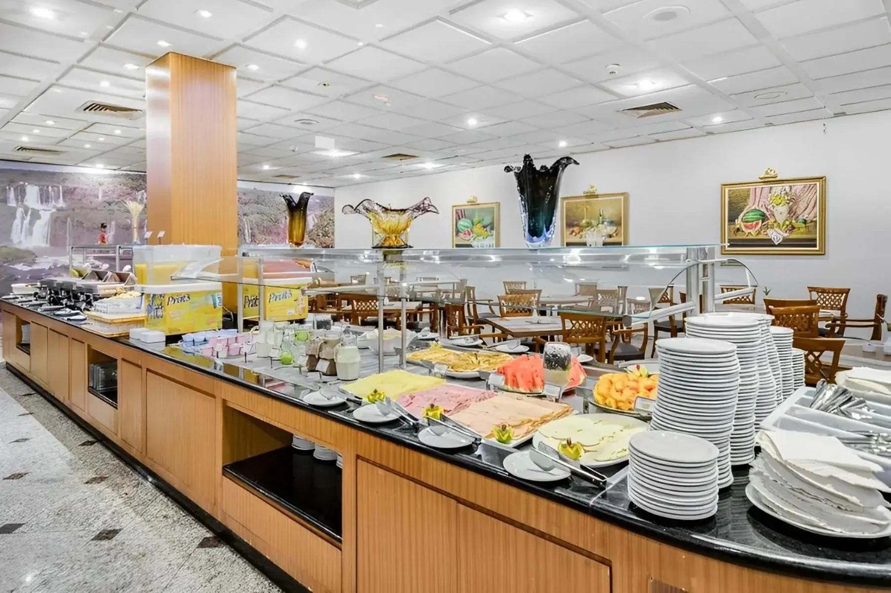 Restaurant/places to eat in Hotel Golden Park Internacional Foz & Convenções By Nacional Inn Restaurant/places to eat in Hotel Golden Park Internacional Foz & Convenções By Nacional Inn