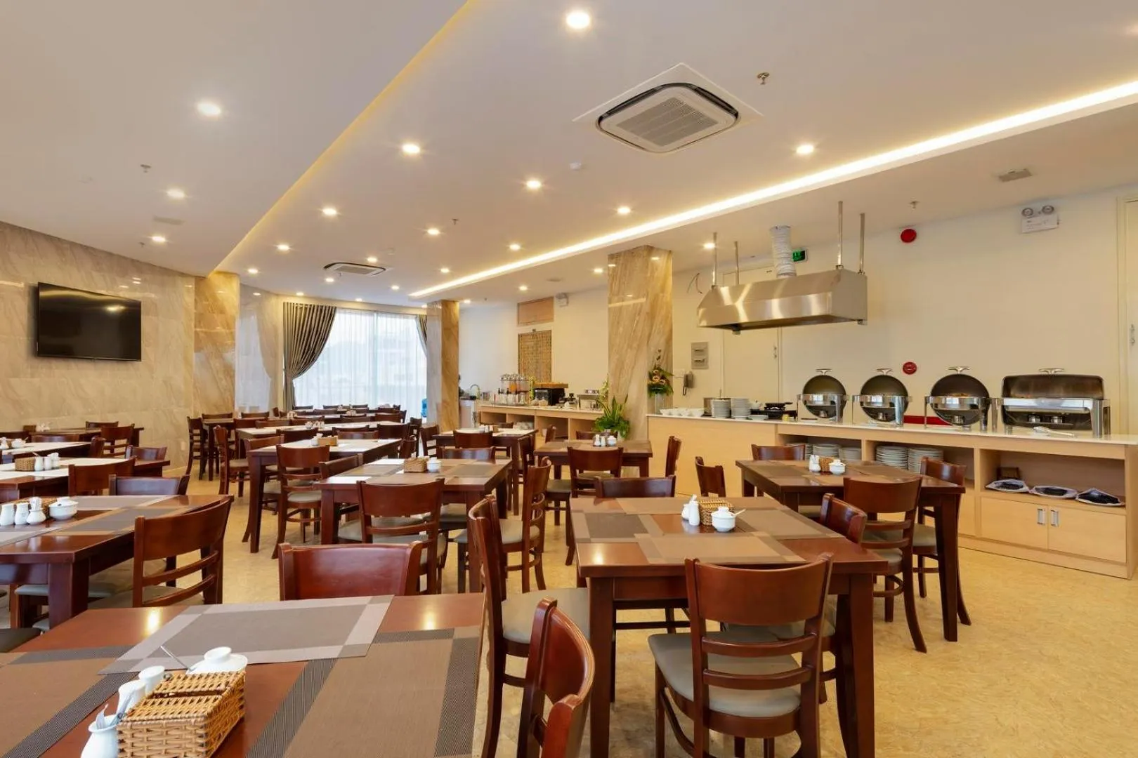 Restaurant/places to eat in The Swan Nha Trang Hotel