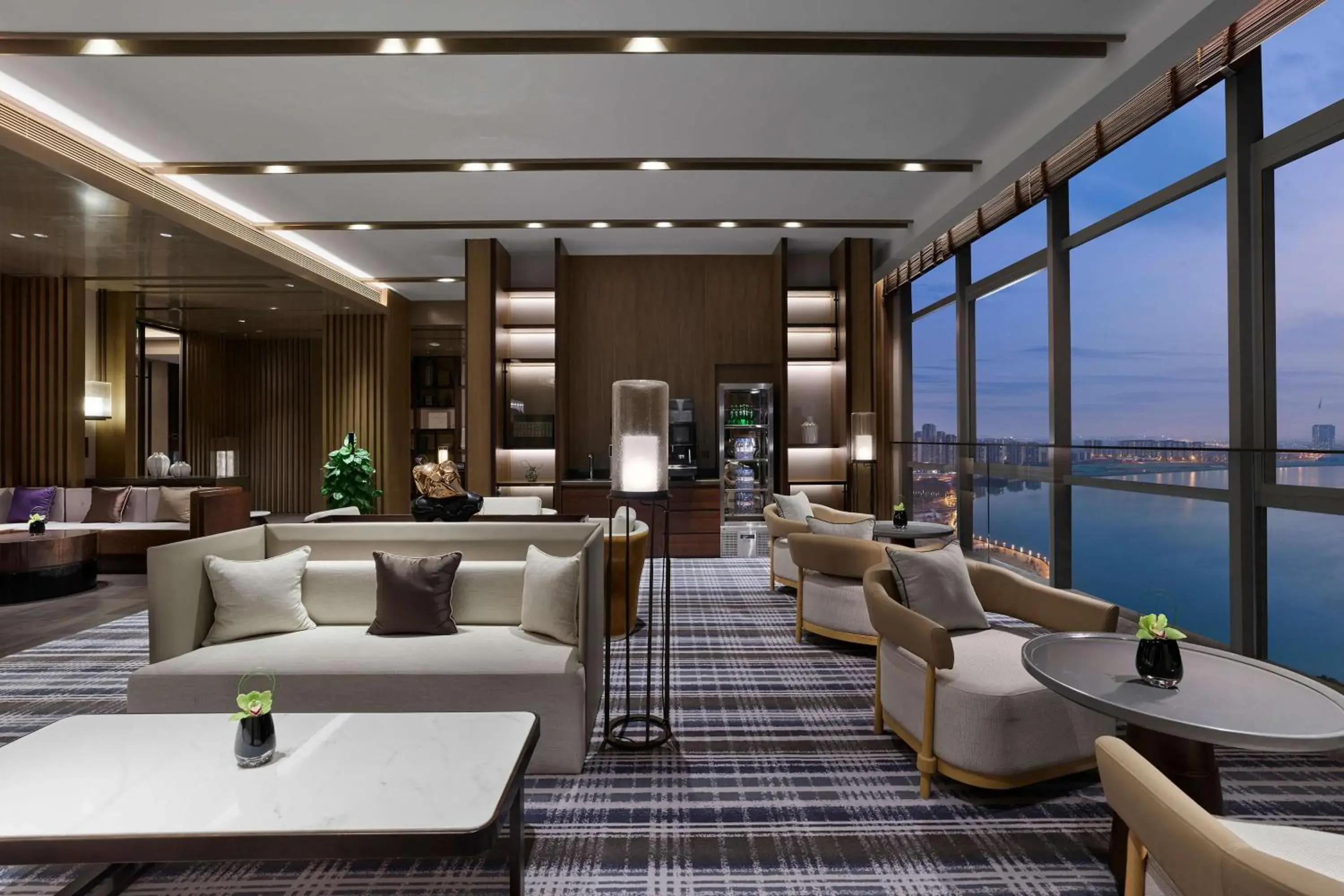 Property building, Lounge/Bar in Hilton Suzhou Yinshan Lake