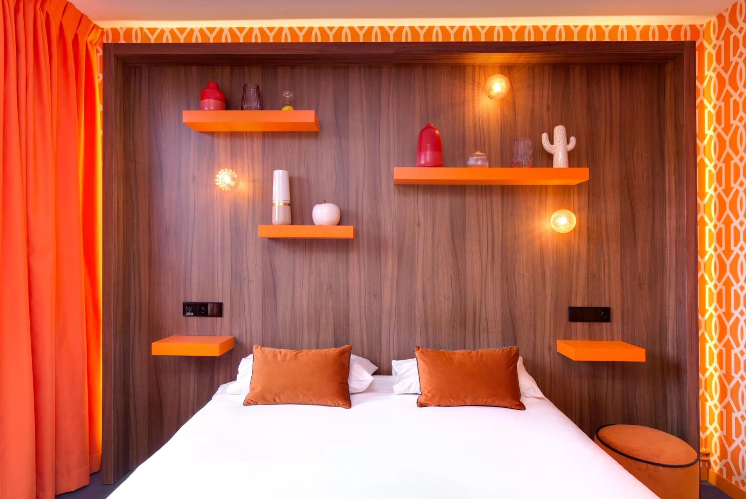 Bed in Hôtel Montmorency & Spa