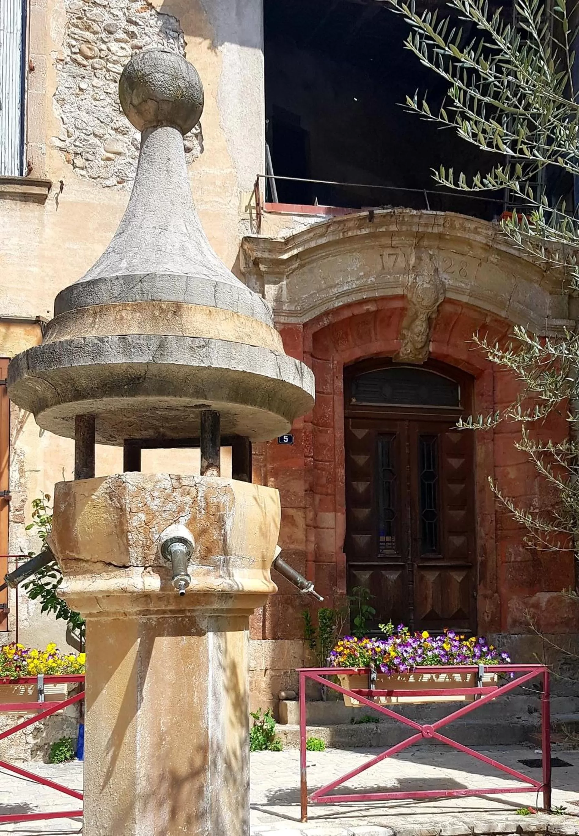 Nearby landmark in La tour de Pezene