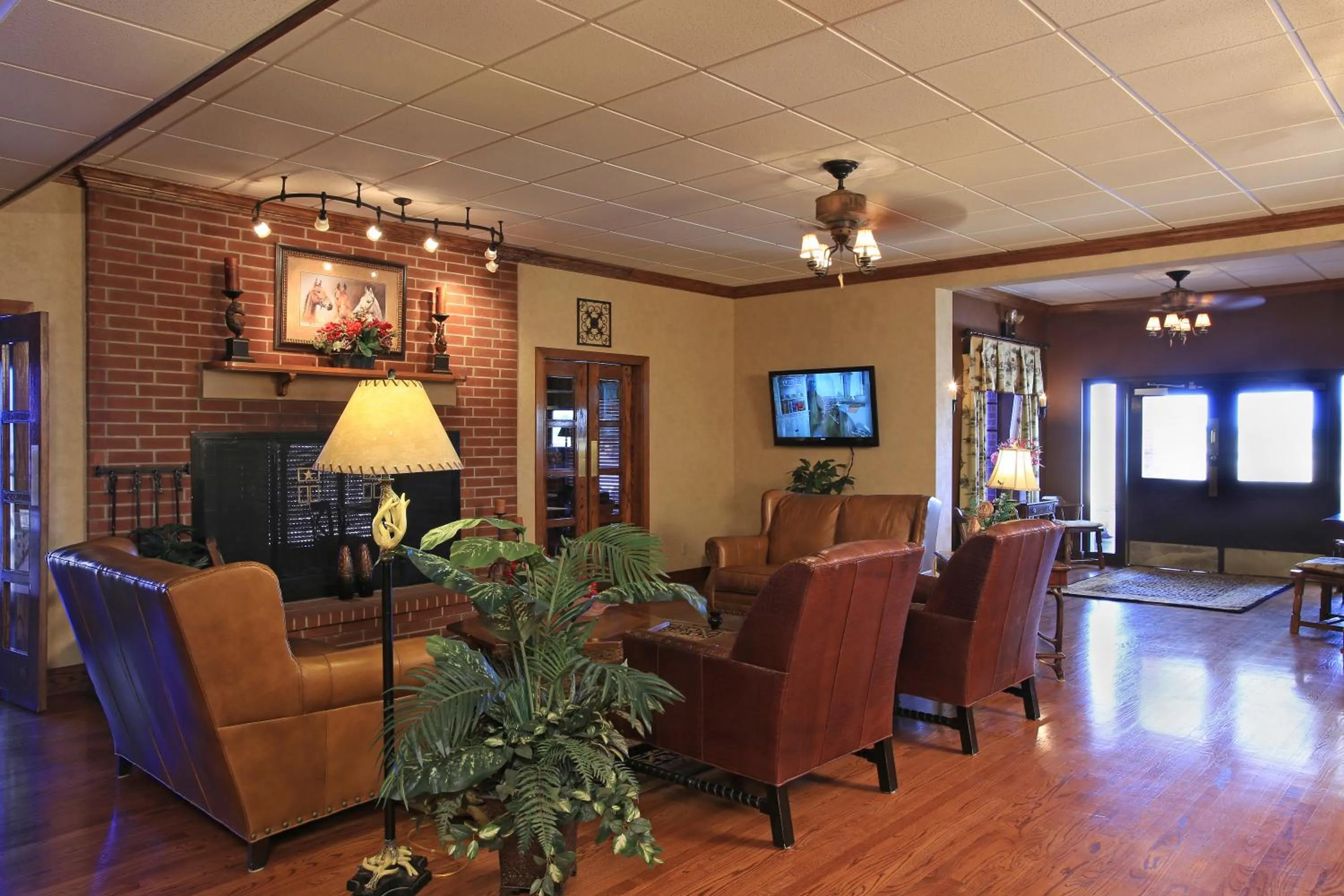 Lobby or reception in Plaza Inn Midland