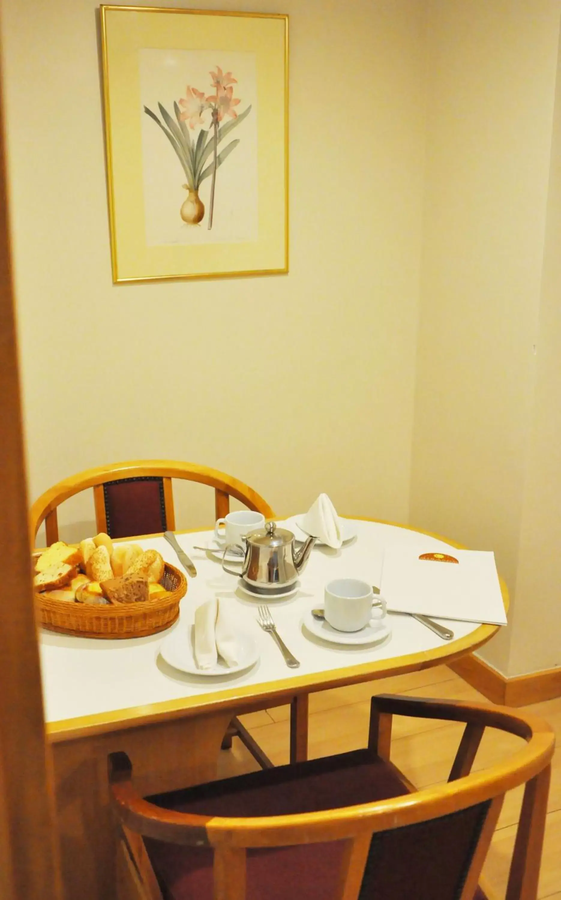 Dining Area in Mirasol Copacabana Hotel