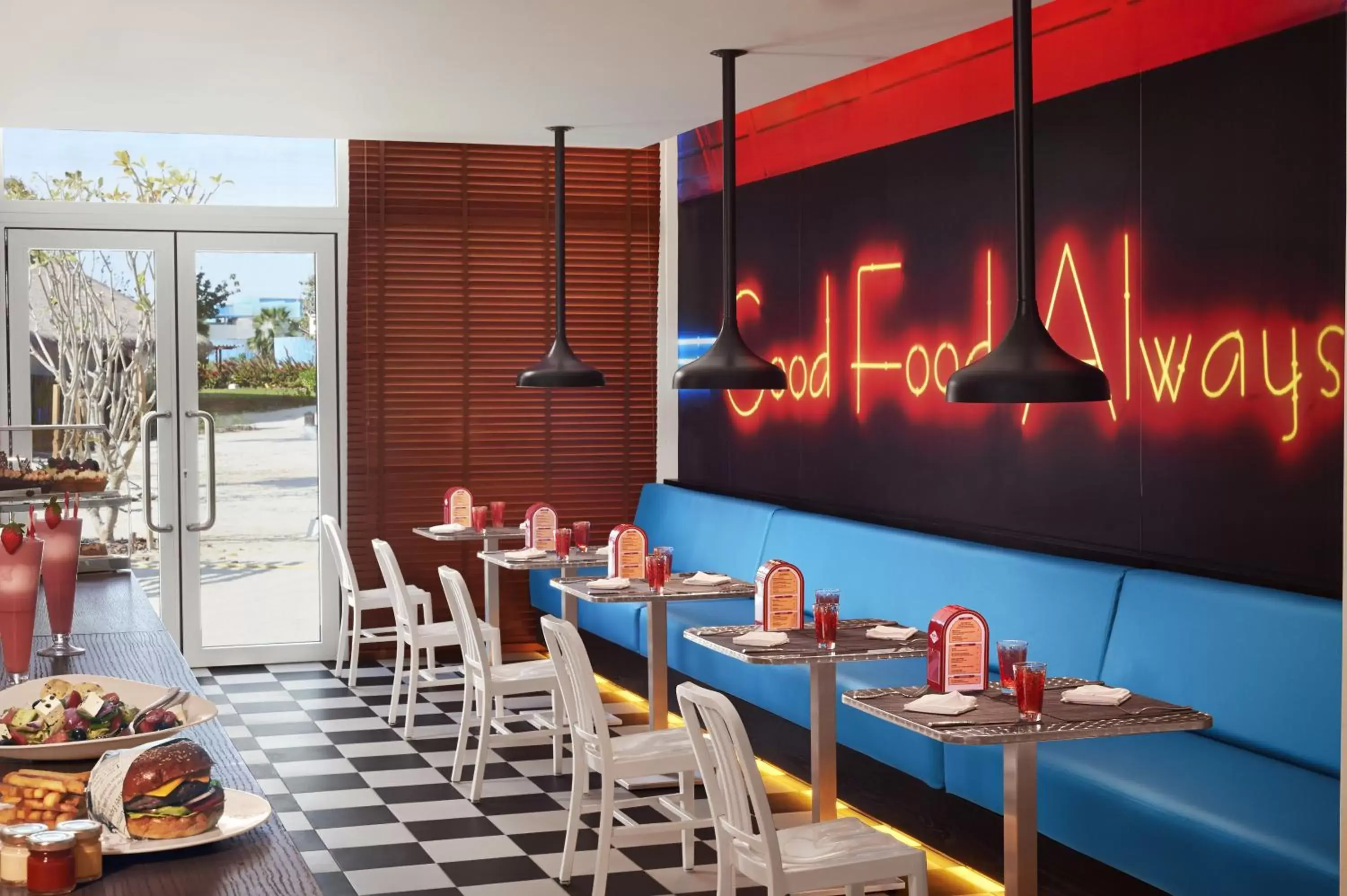 Lounge or bar in Banana Island Resort Doha by Anantara Lounge or bar in Banana Island Resort Doha by Anantara