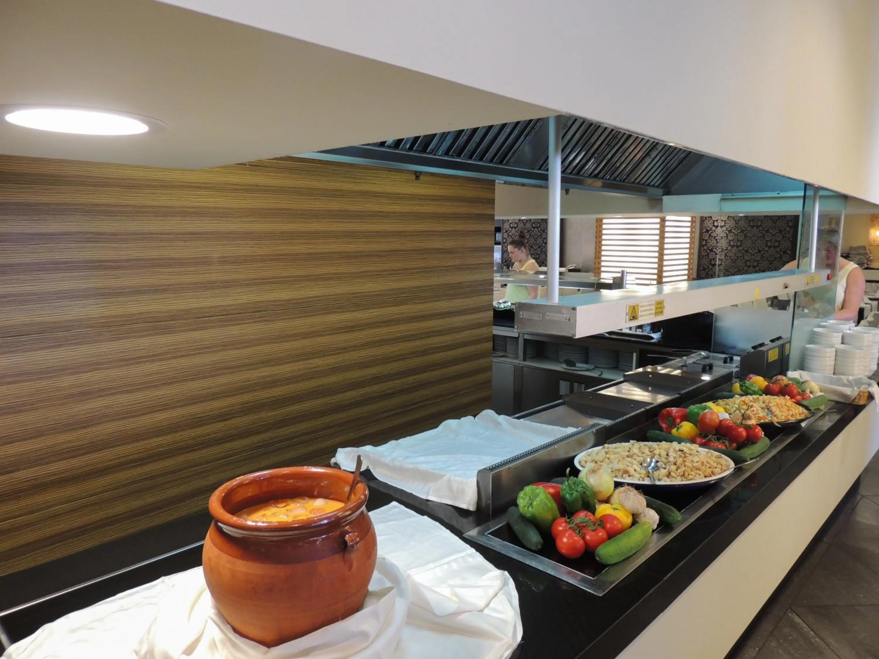 Restaurant/places to eat in Hotel Augustus