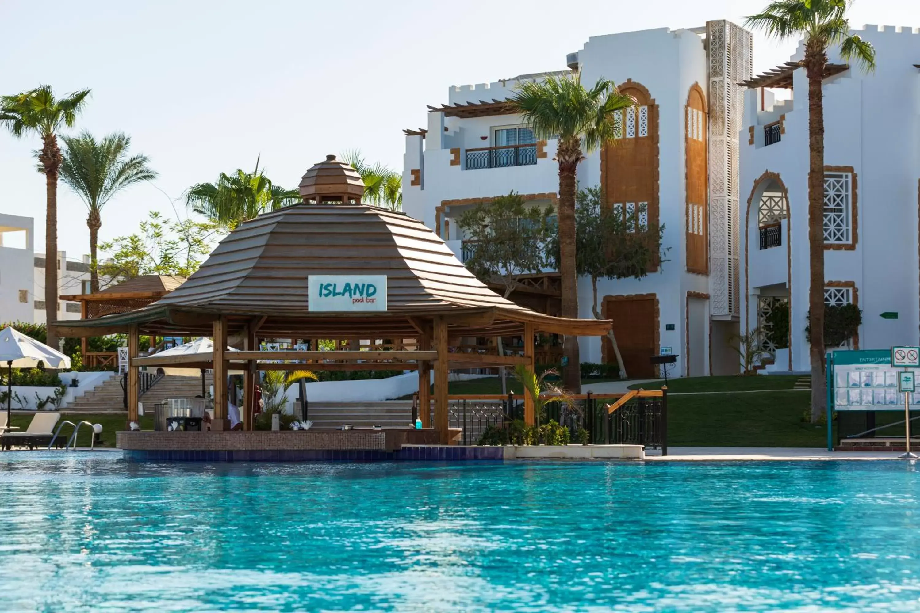 Lounge or bar, Swimming Pool in Sunrise Remal Resort