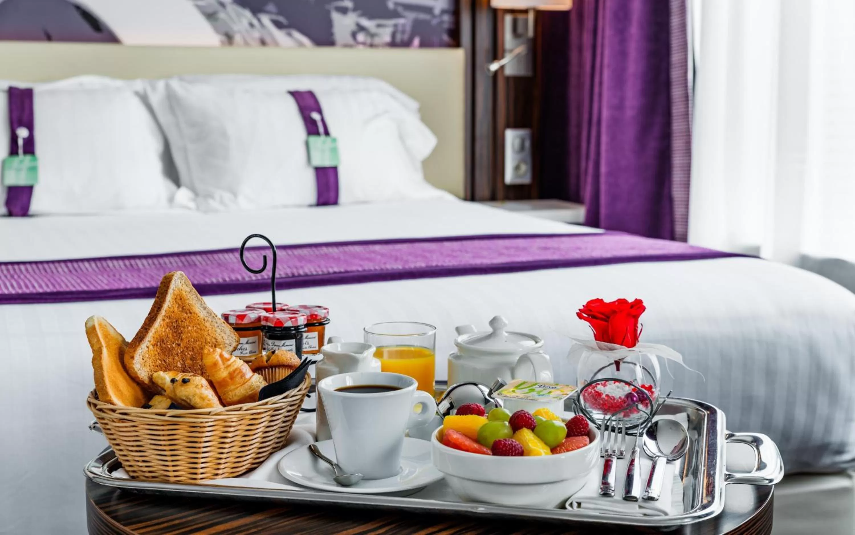 Photo of the whole room, Bed in Holiday Inn Toulouse Airport by IHG