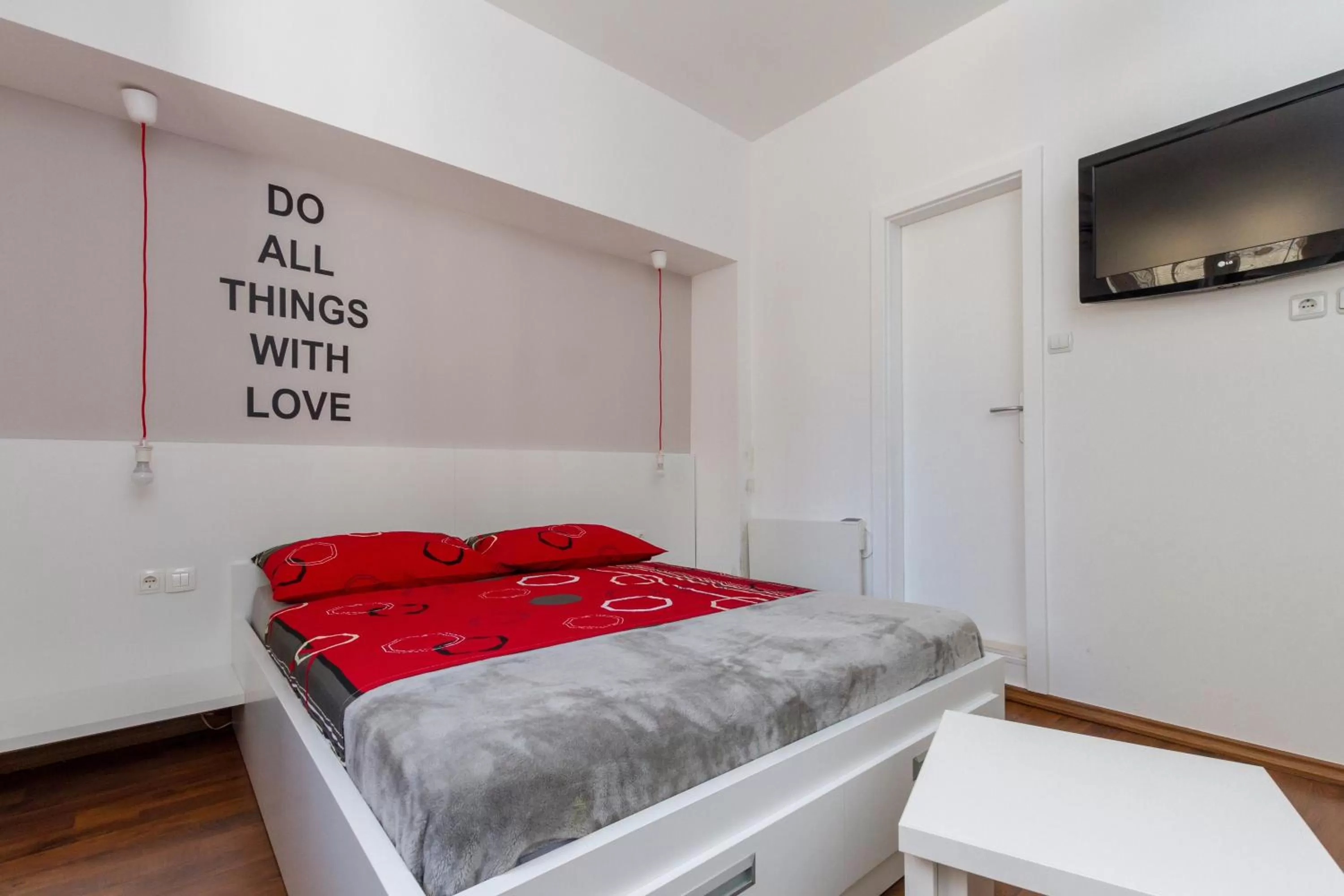 Bed in Apartments Aspalathos