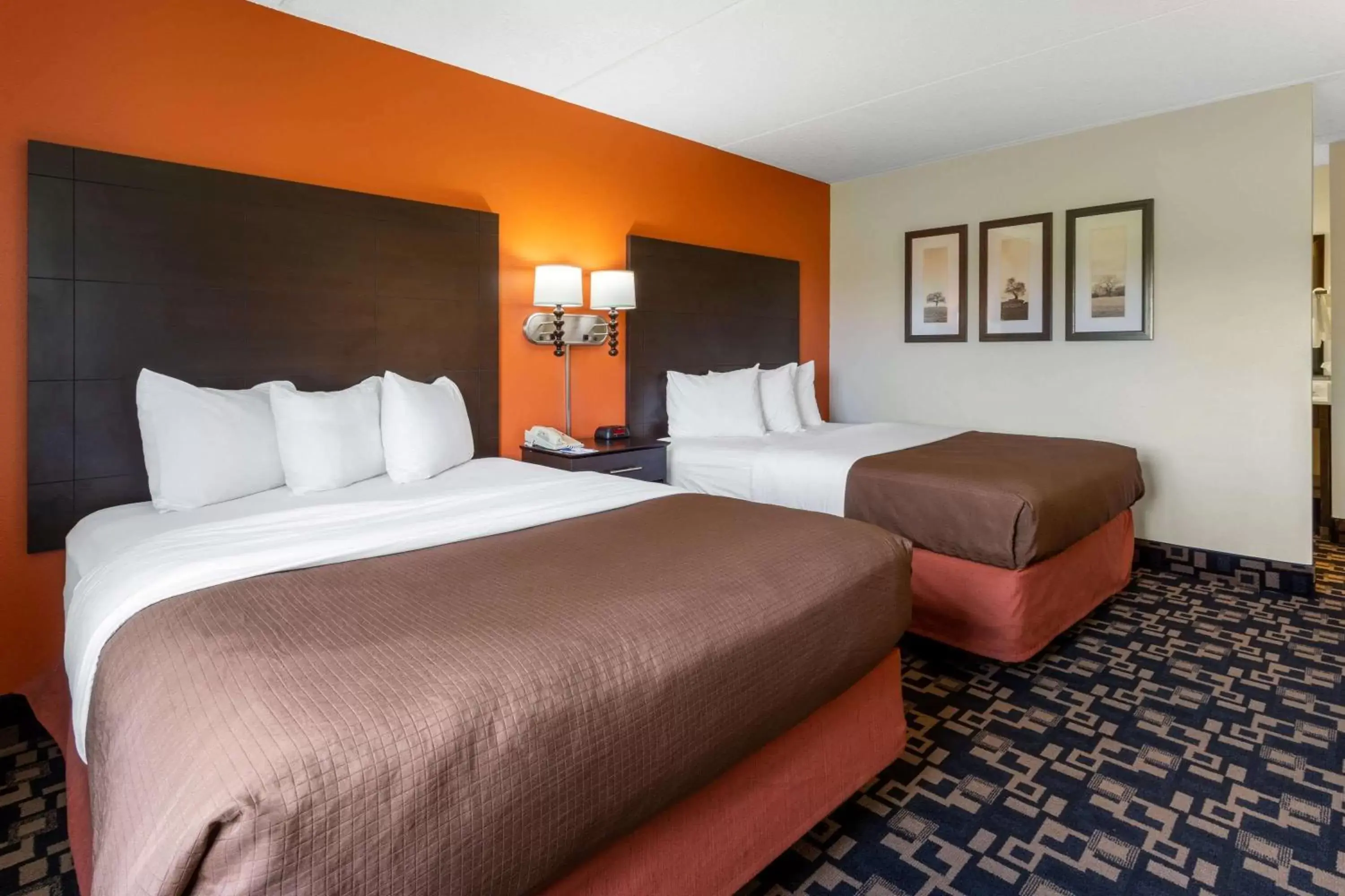 Photo of the whole room, Bed in AmericInn by Wyndham Wausau