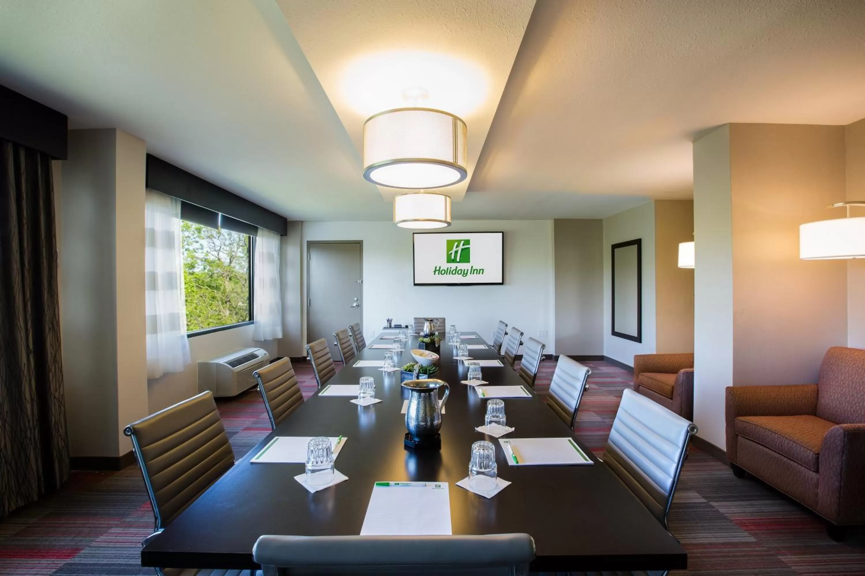 Meeting/conference room in Holiday Inn Milwaukee Riverfront by IHG