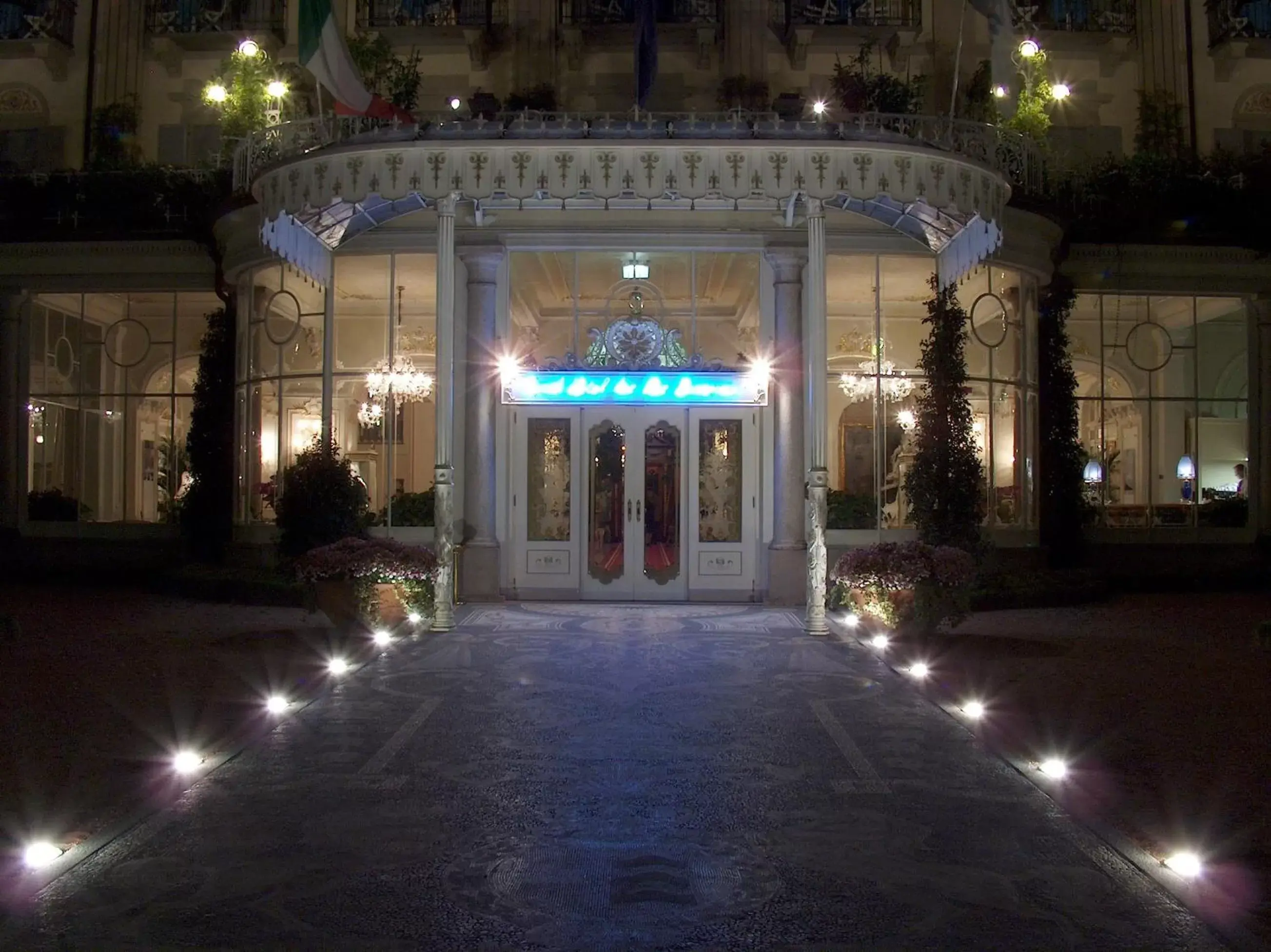Facade/entrance in Grand Hotel des Iles Borromées & SPA