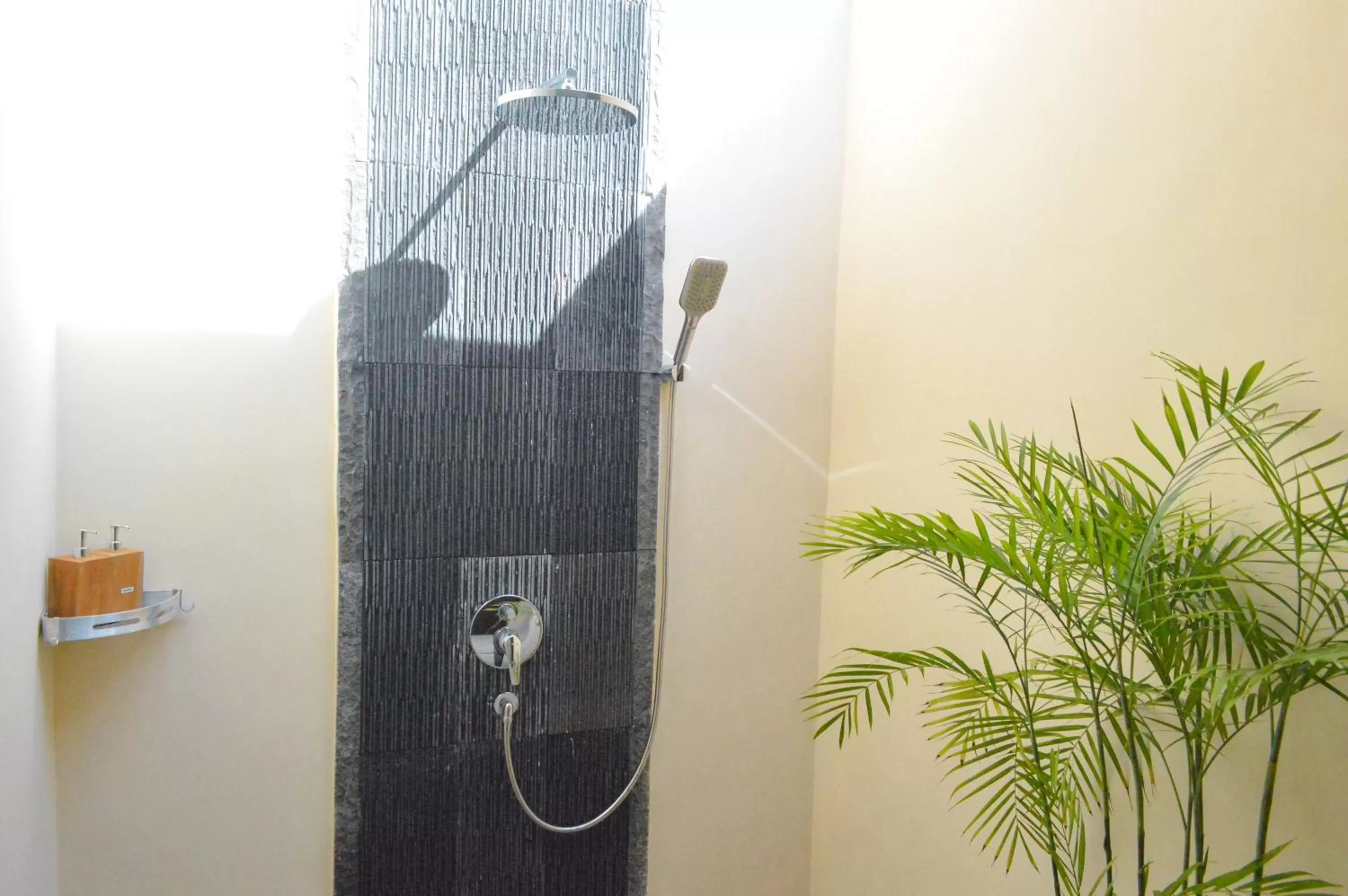Shower in The MG Villa & SPA