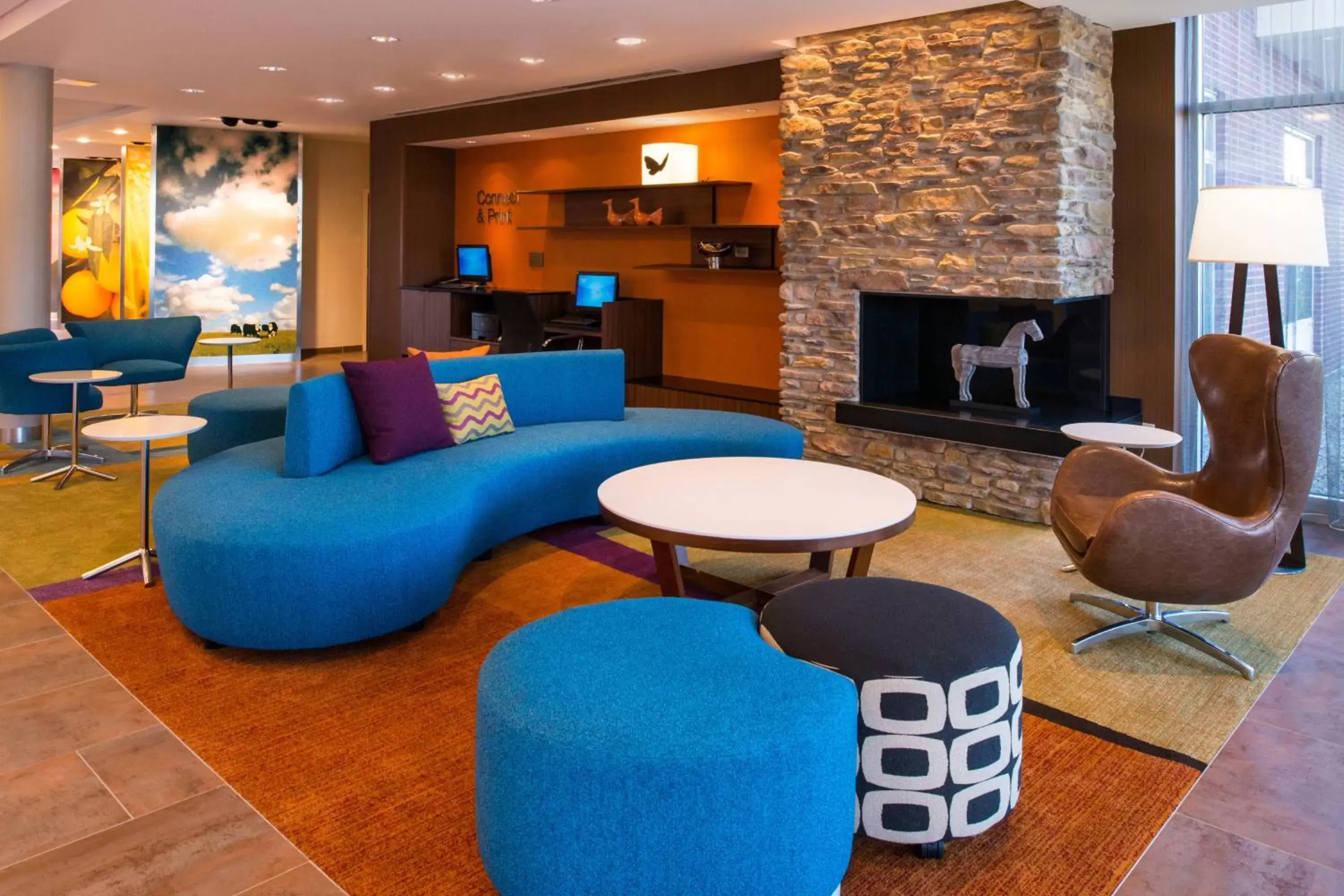 Lobby or reception, Lounge/Bar in Fairfield Inn & Suites by Marriott Akron Stow