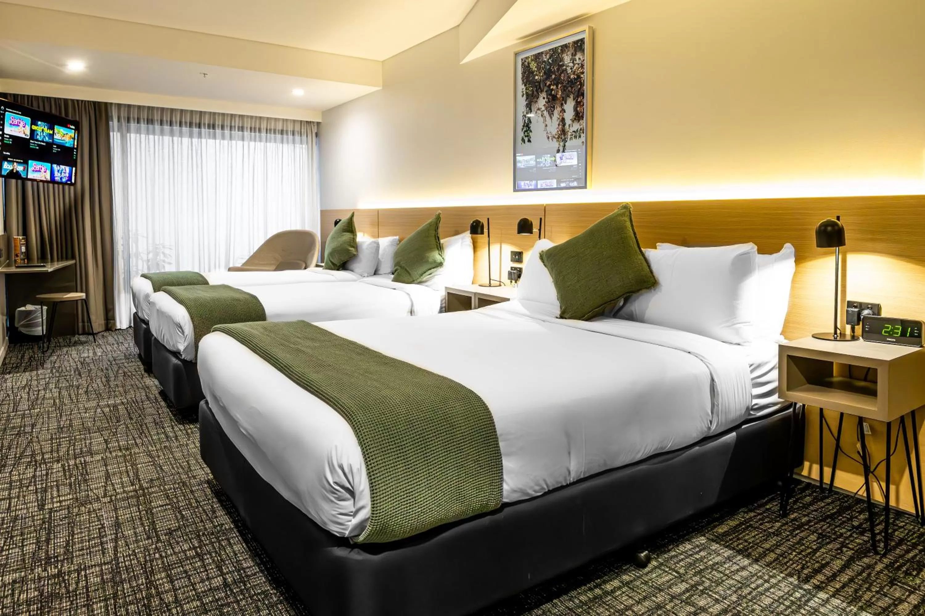 Photo of the whole room, Bed in Song Hotel Sydney