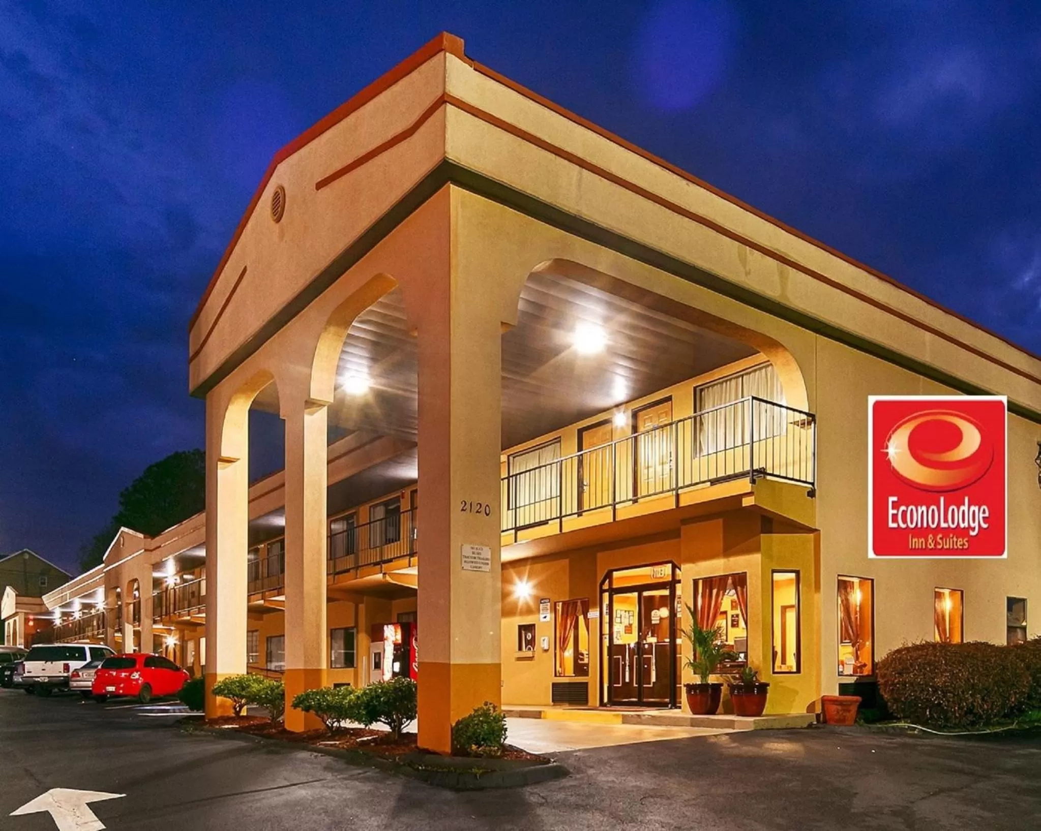 Property building in Econo Lodge Inn & Suites
