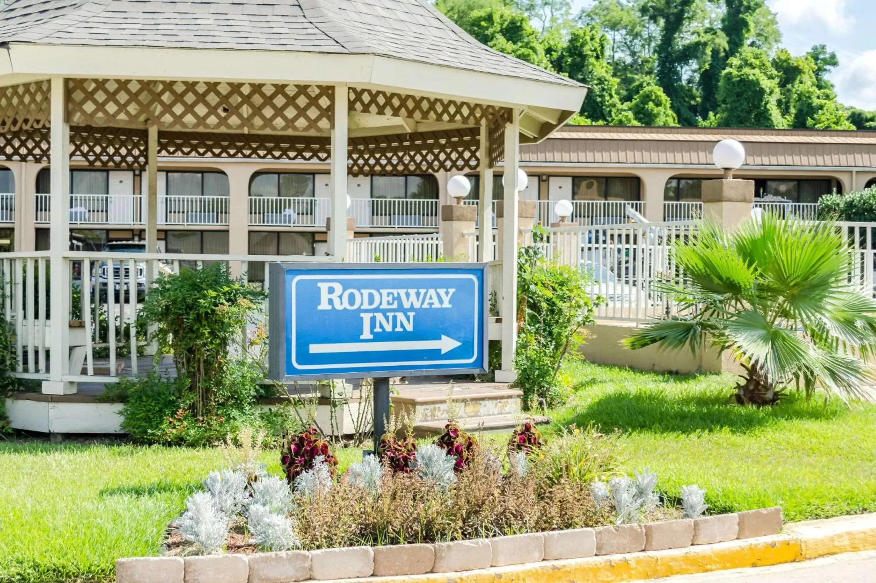 Property Building in Rodeway Inn Vicksburg