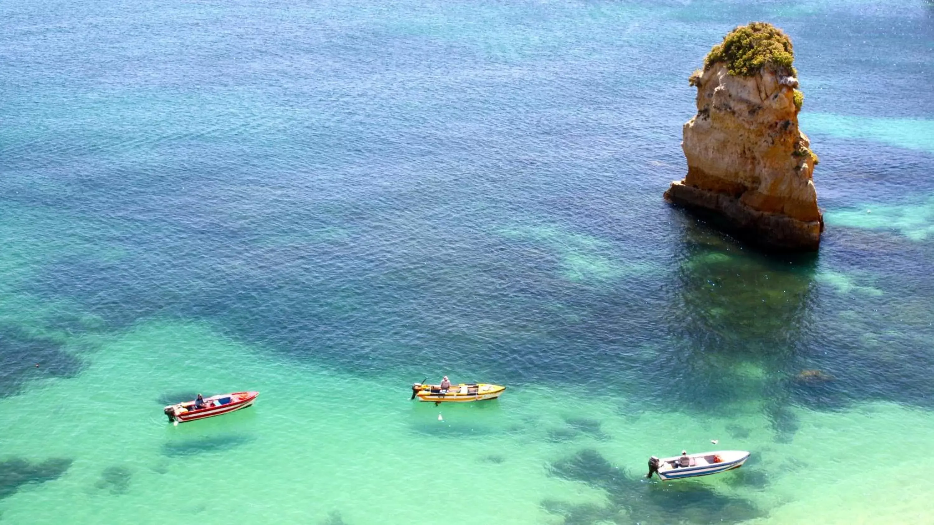 Canoeing in Villa Doris Suites